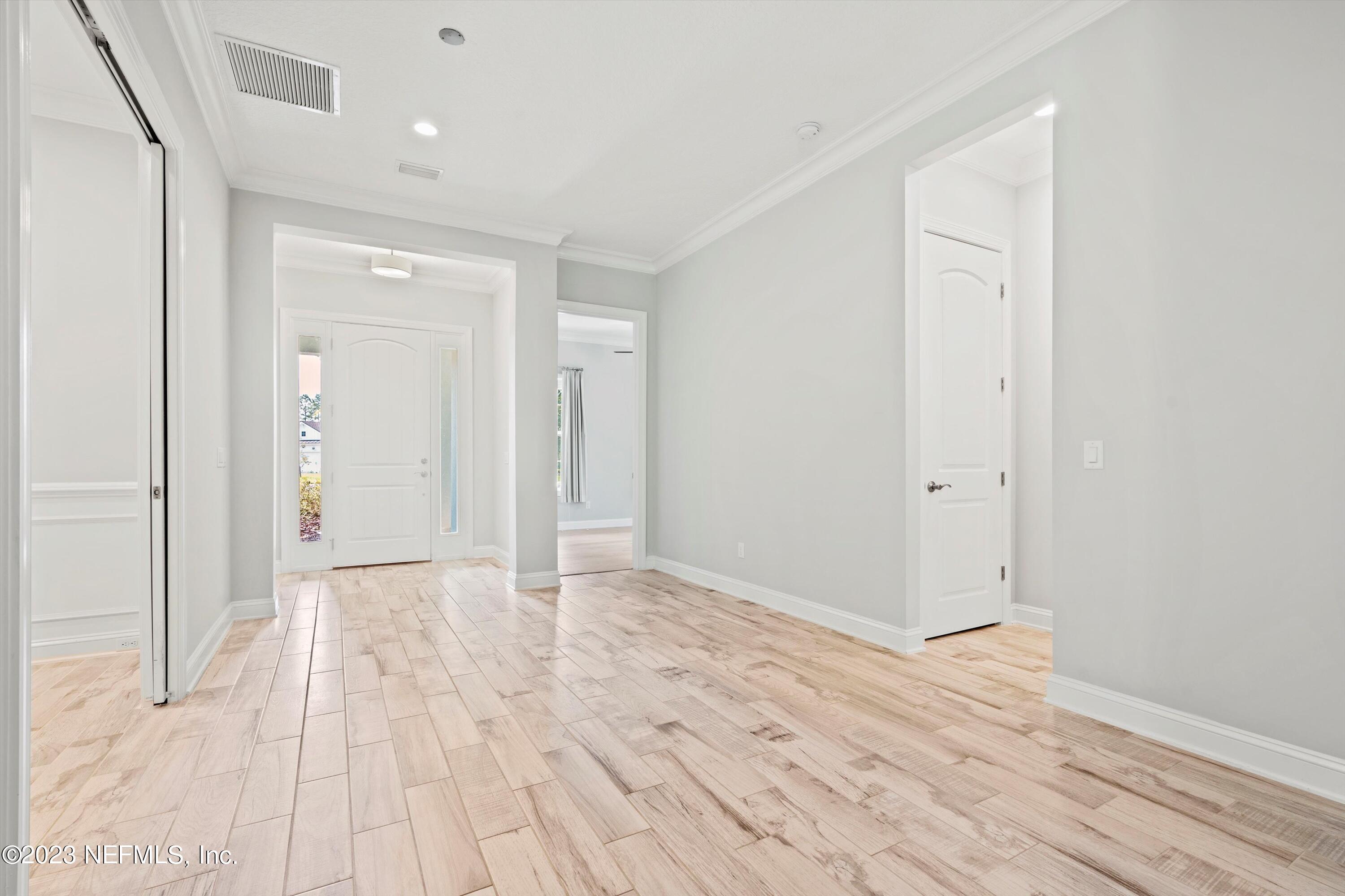 102 PINE BLOSSOM Trail, St. Johns