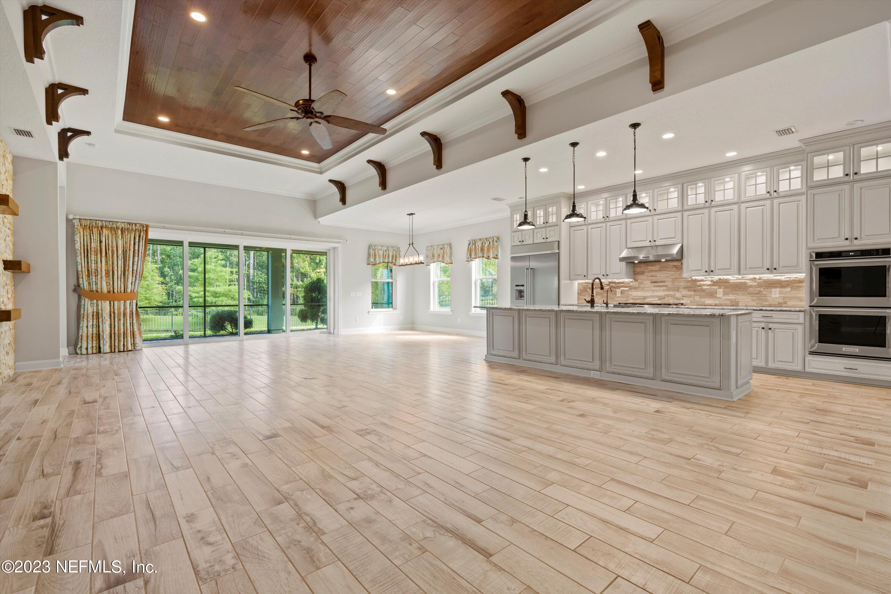 102 PINE BLOSSOM Trail, St. Johns