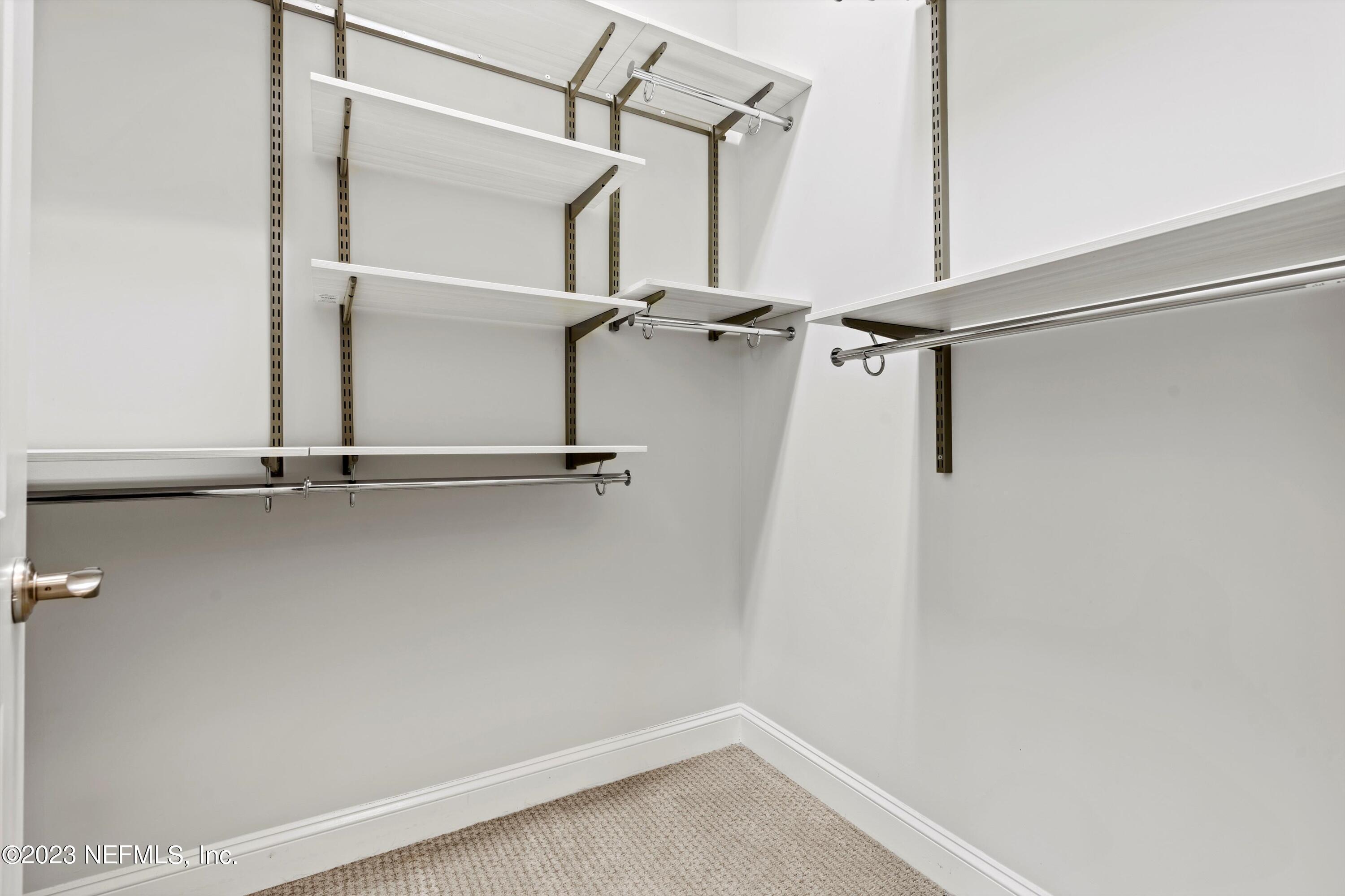 102 PINE BLOSSOM Trail, St. Johns