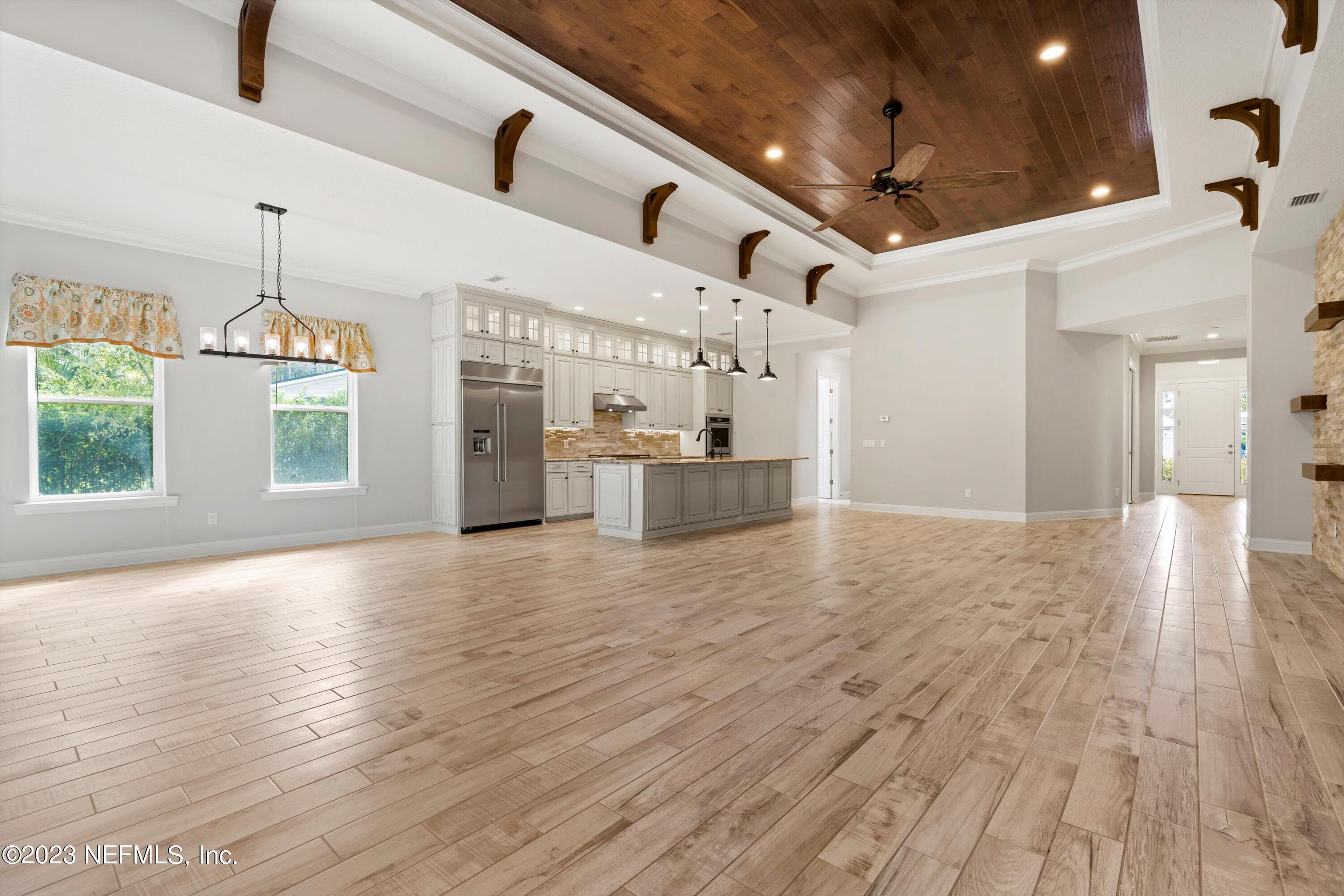 102 PINE BLOSSOM Trail, St. Johns