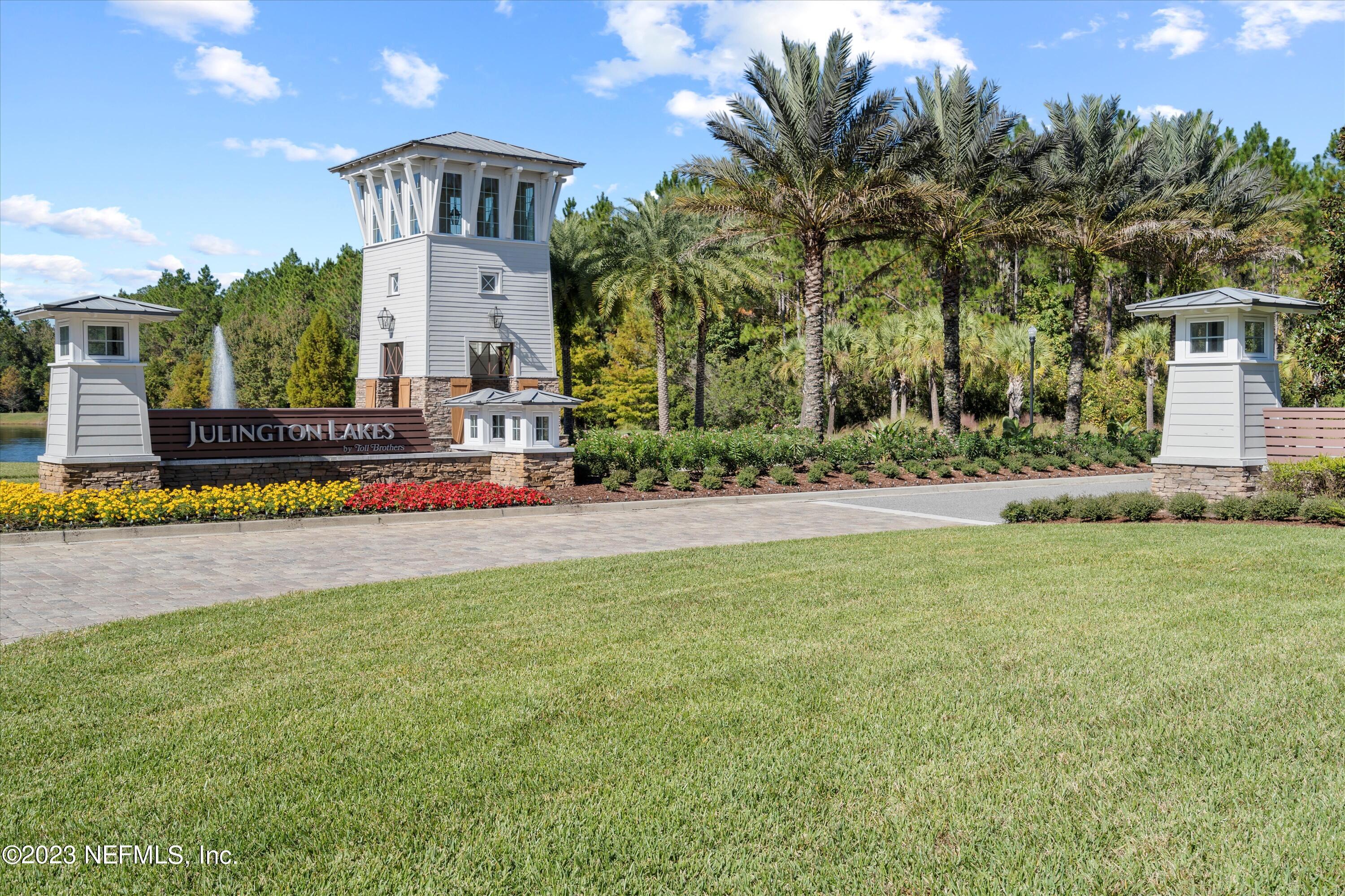 102 PINE BLOSSOM Trail, St. Johns