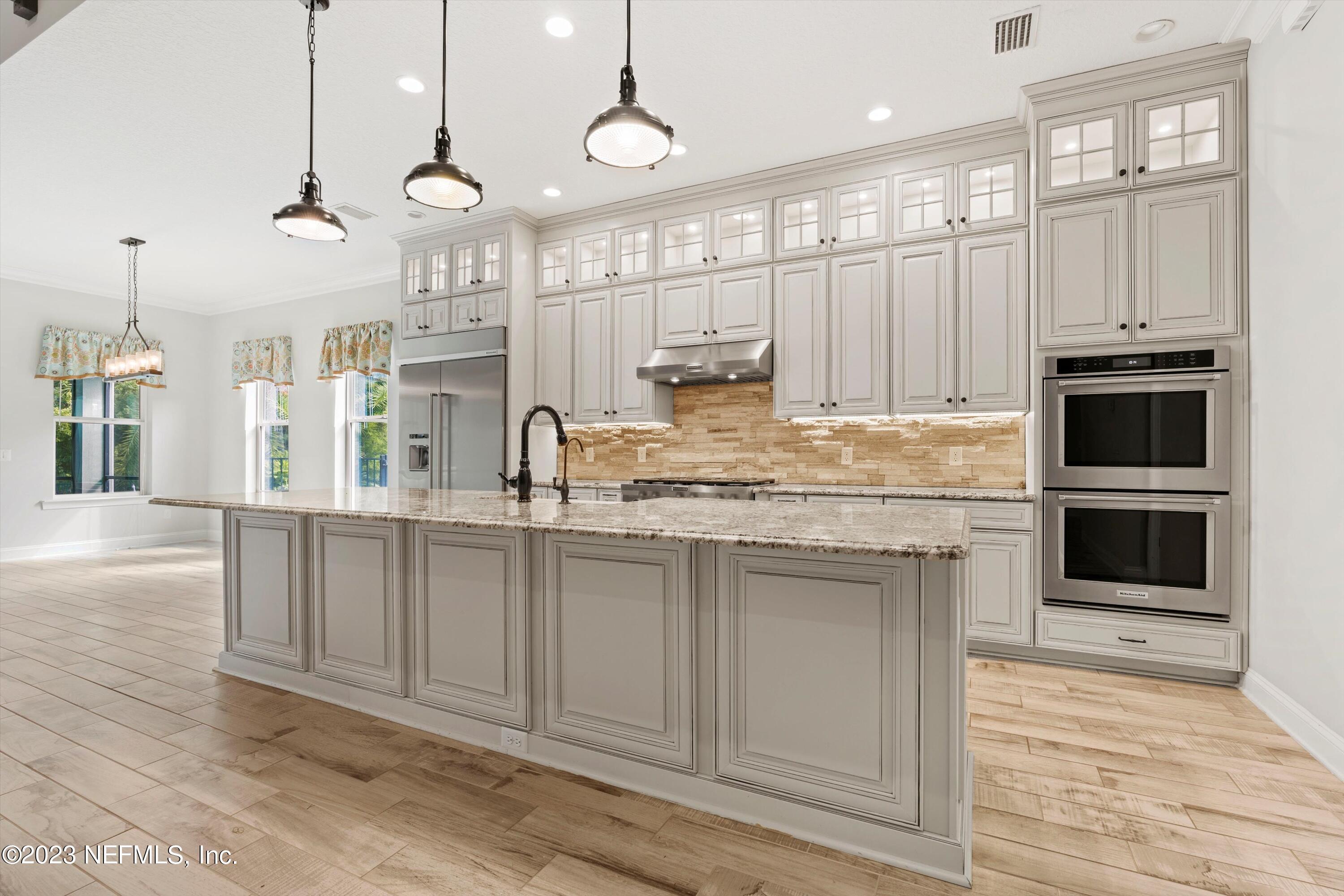 102 PINE BLOSSOM Trail, St. Johns
