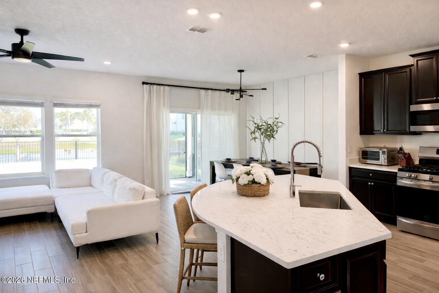 242 KILLARNEY Avenue, St. Johns