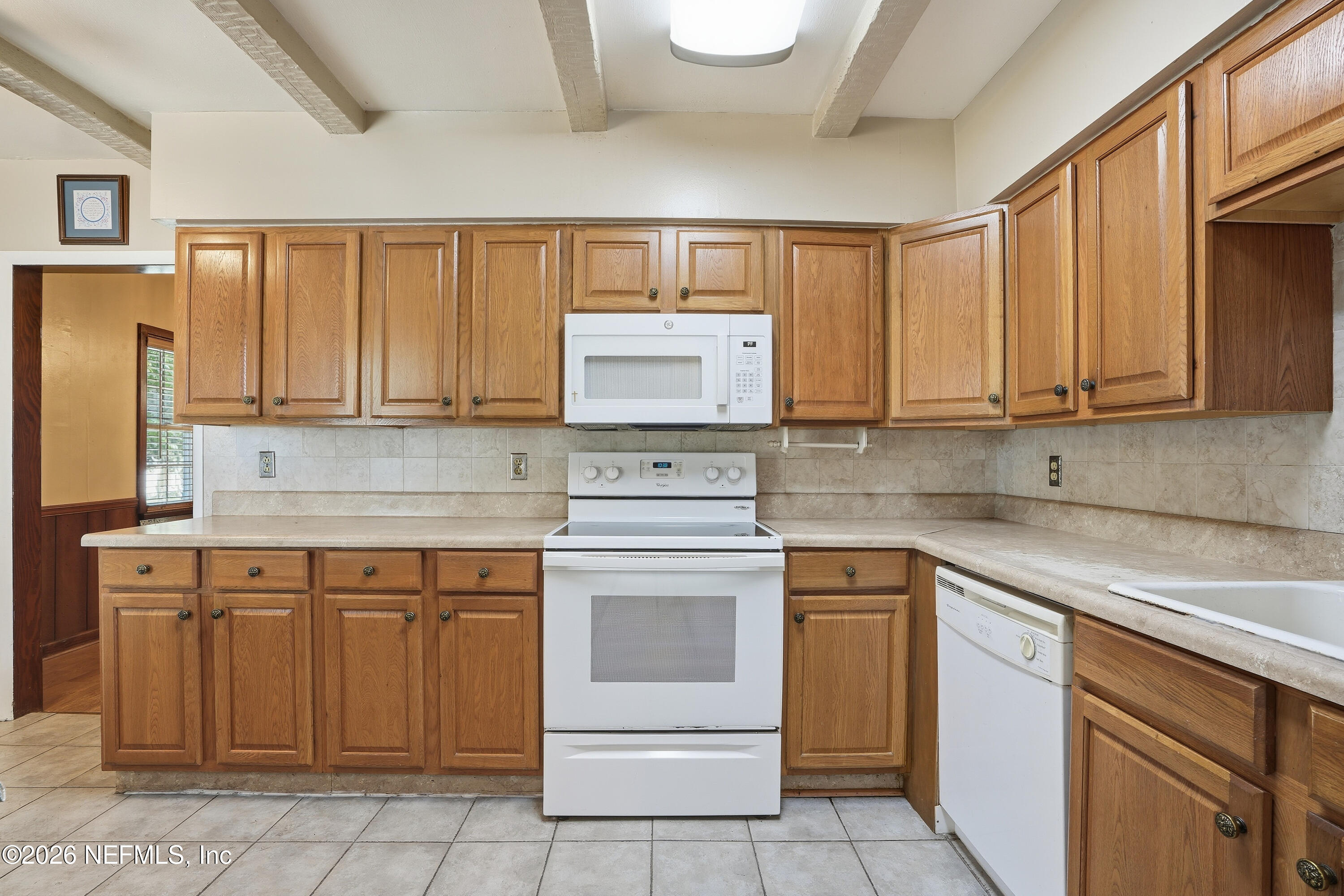 1546 RIVER HILLS Circle W