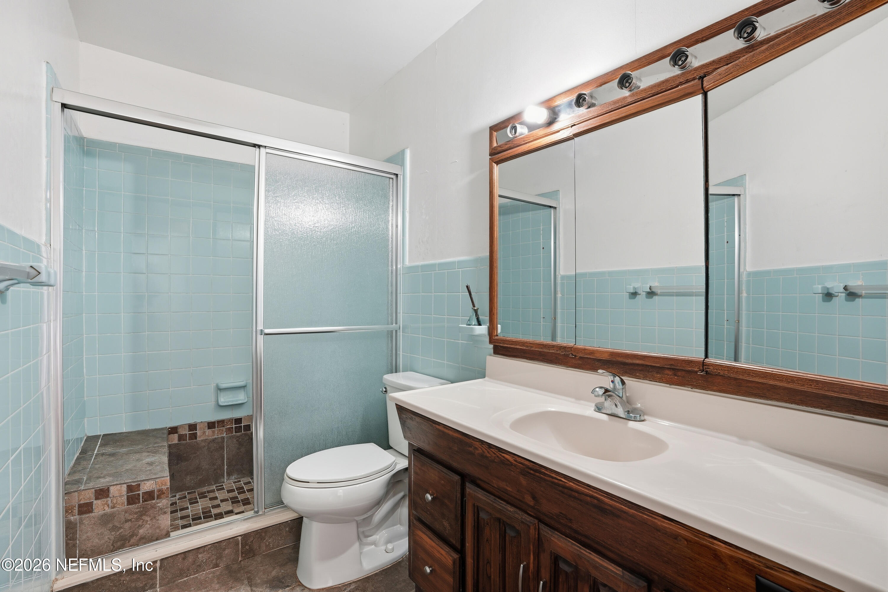 1546 RIVER HILLS Circle W