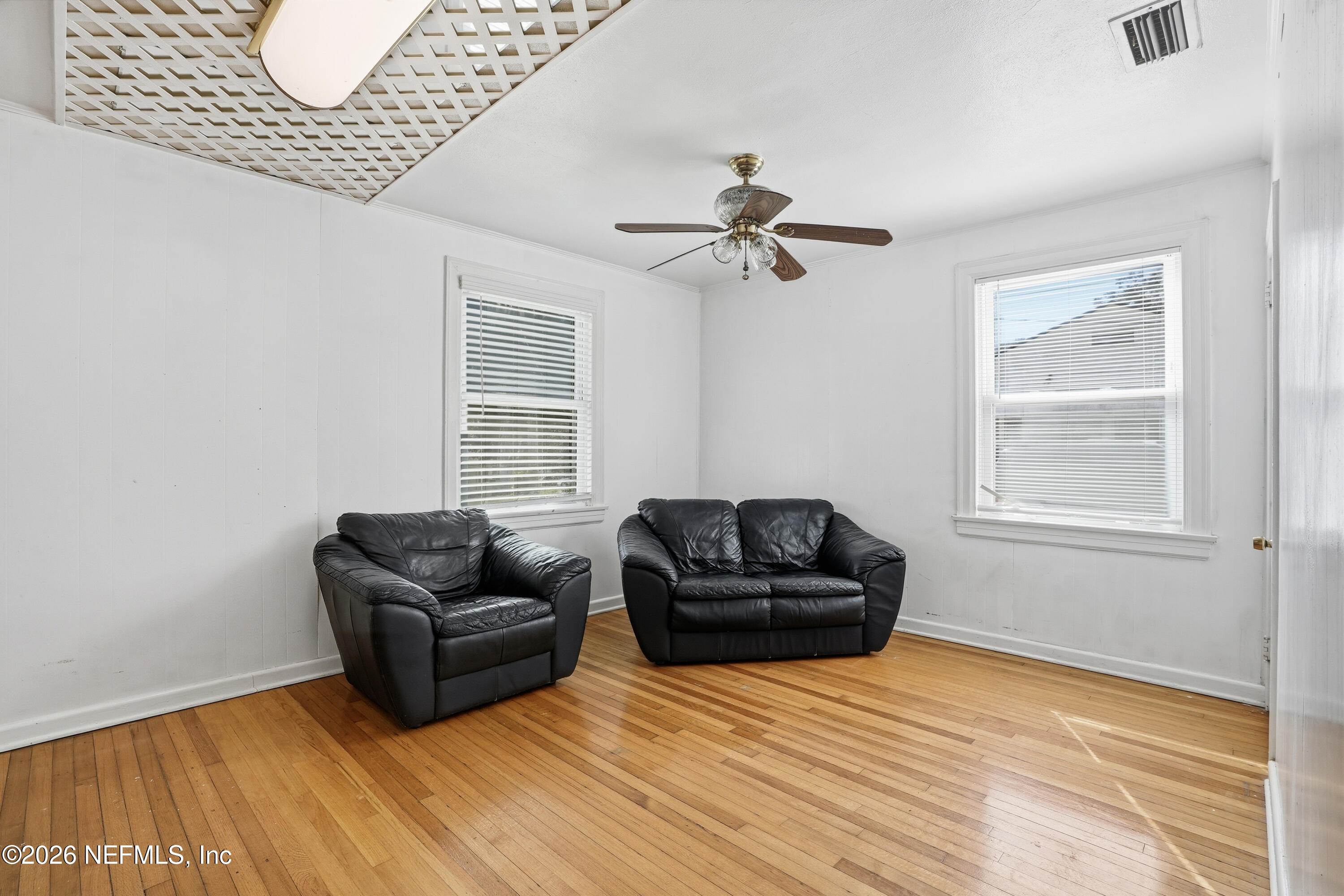 1546 RIVER HILLS Circle W