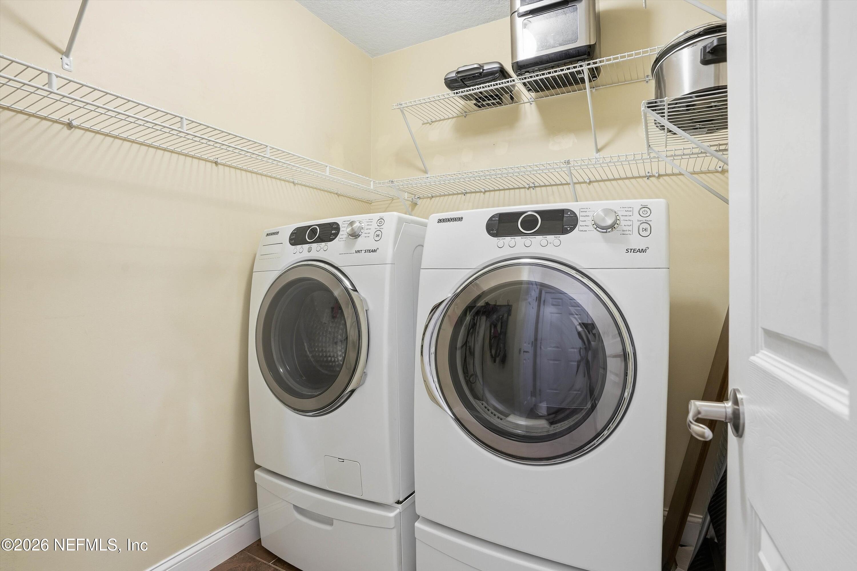 2009 WILLESDON Drive E