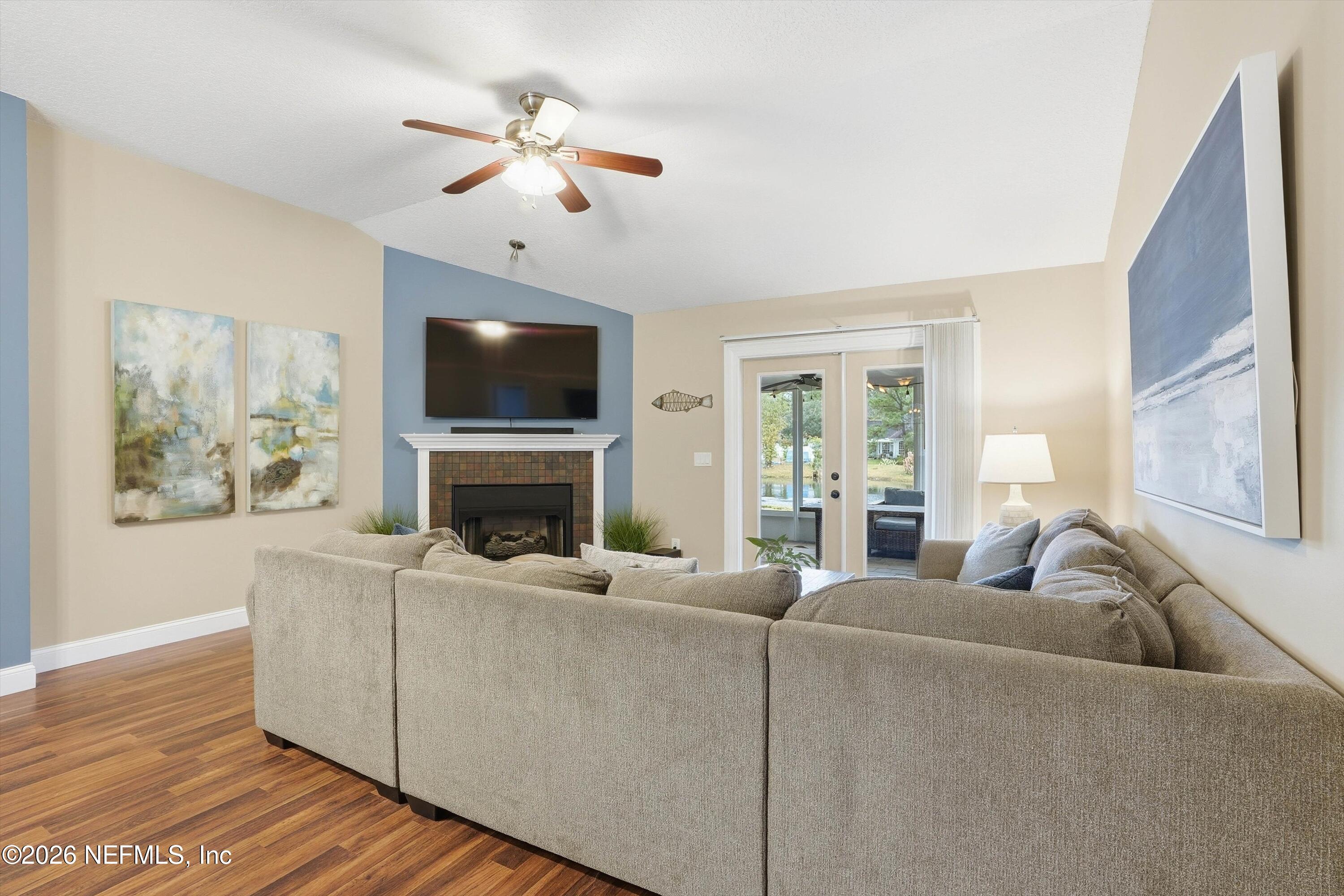 2009 WILLESDON Drive E