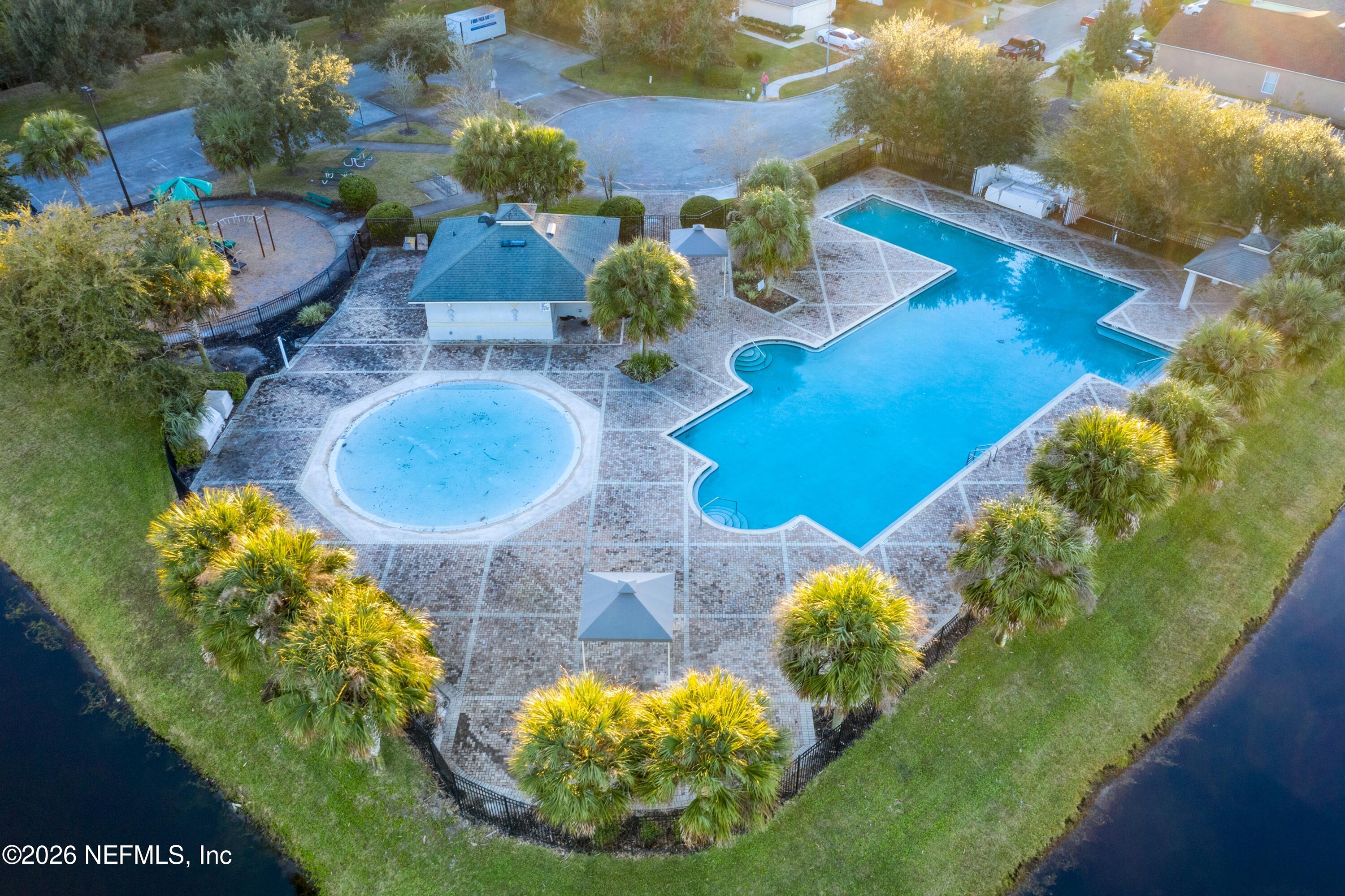 2009 WILLESDON Drive E