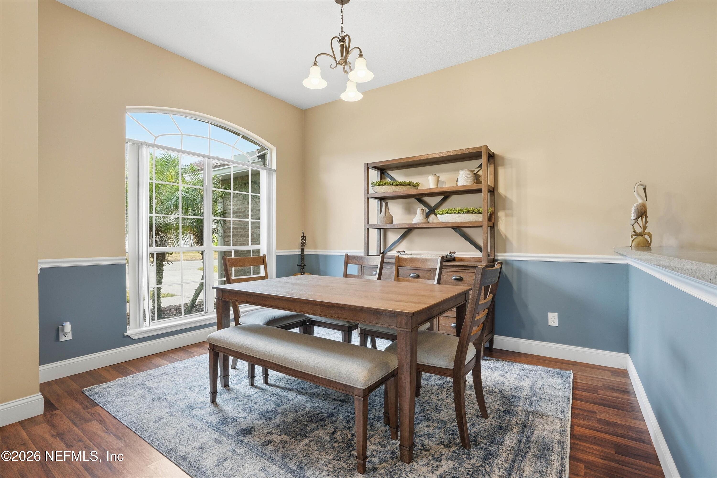 2009 WILLESDON Drive E