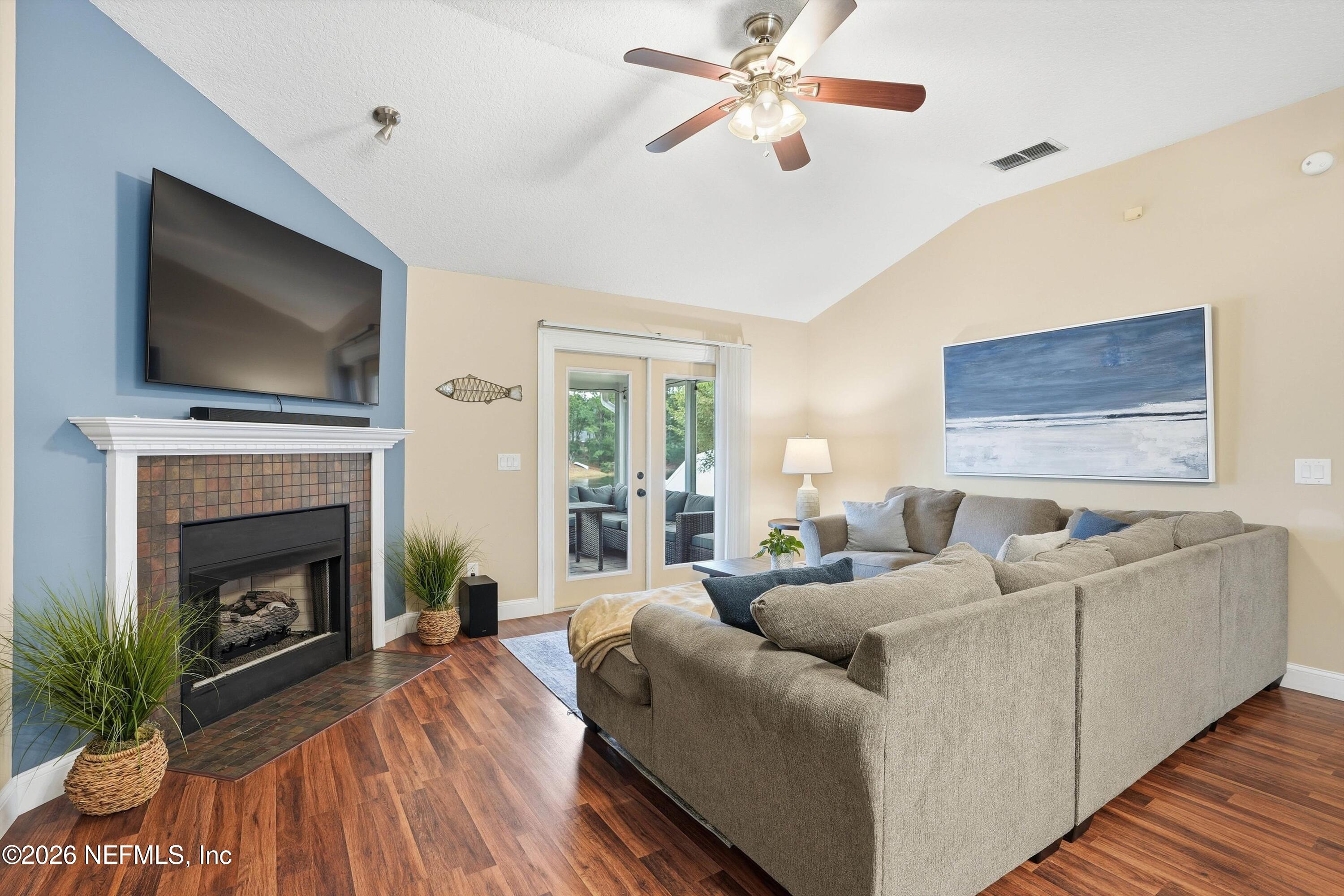 2009 WILLESDON Drive E