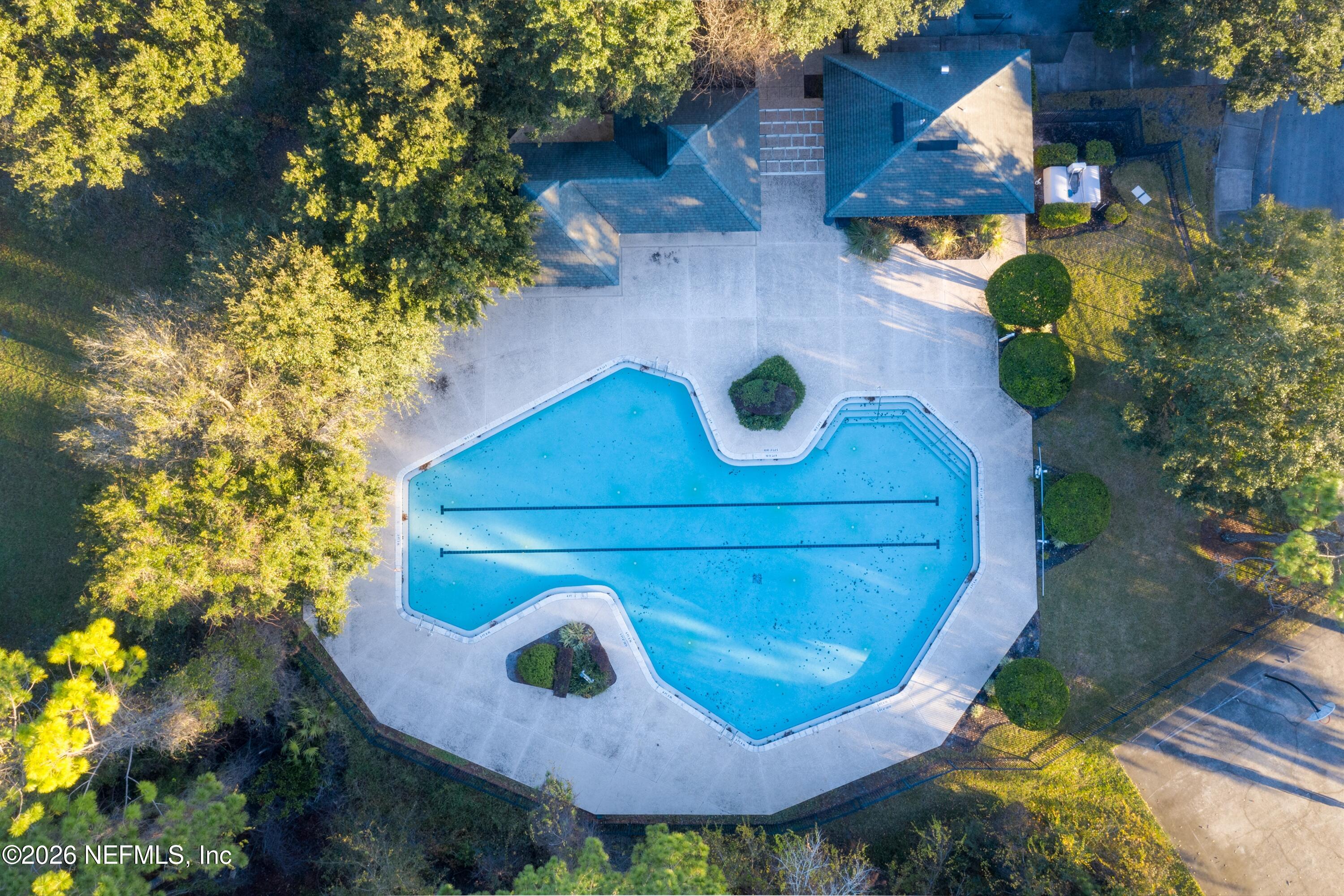 2009 WILLESDON Drive E