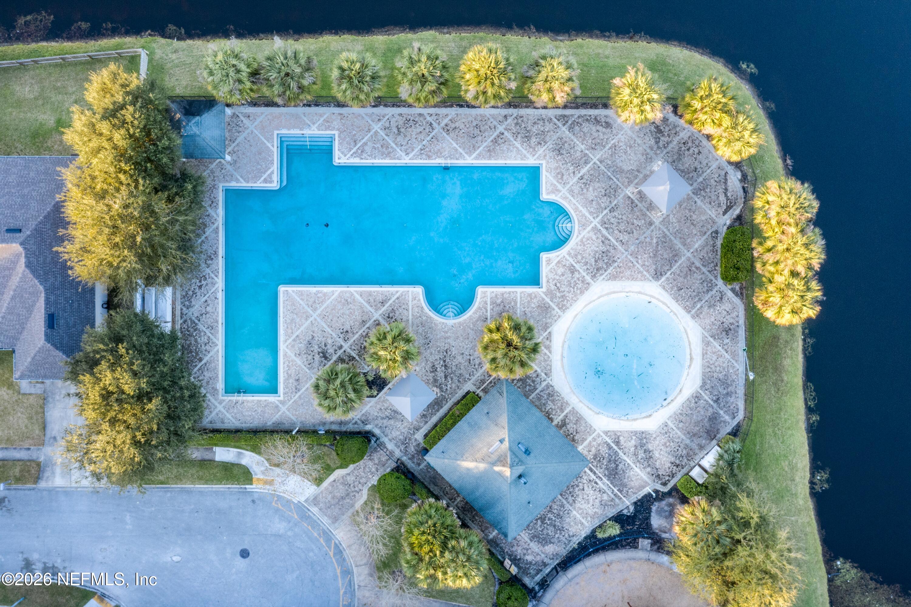 2009 WILLESDON Drive E