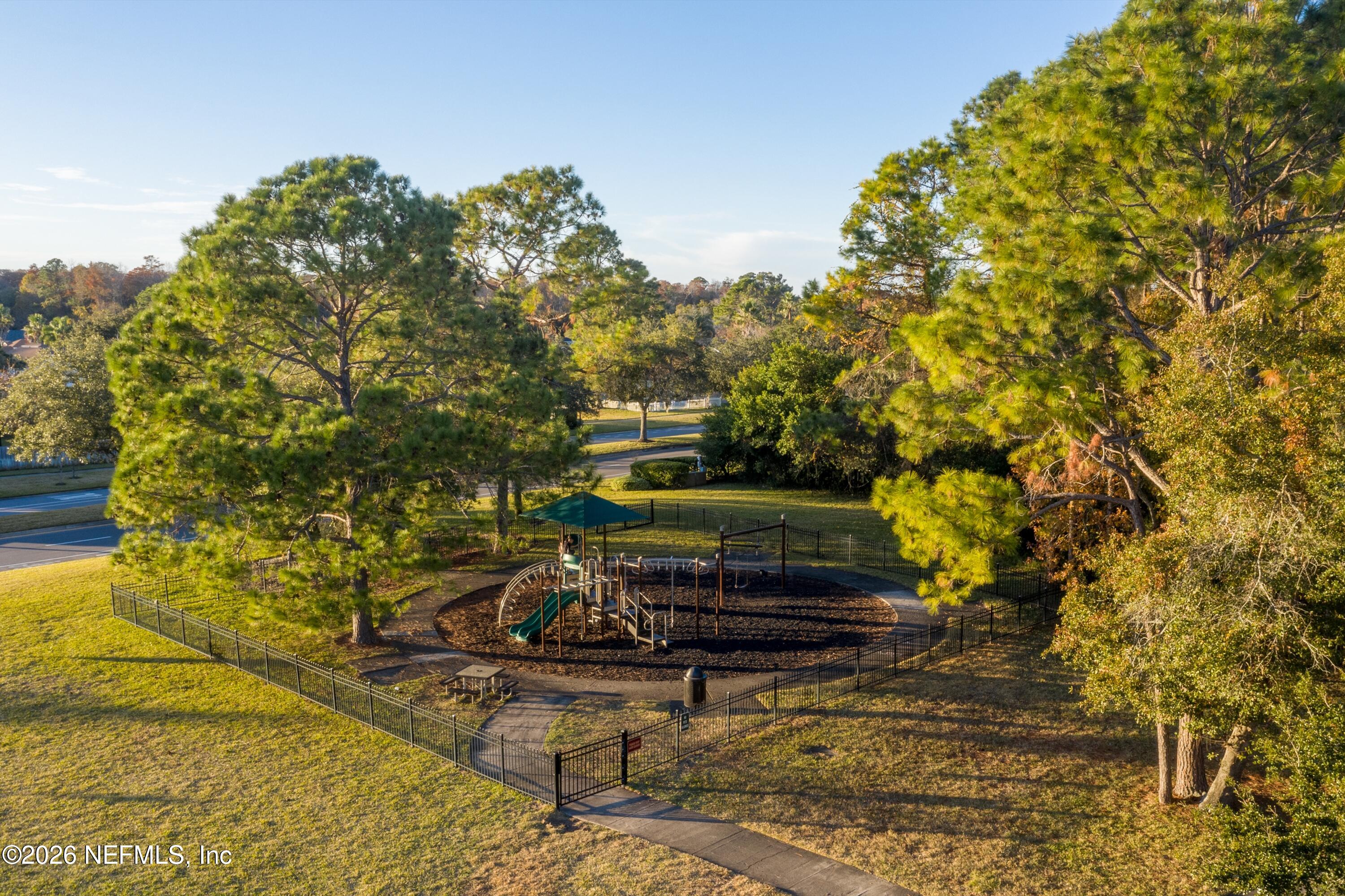 2009 WILLESDON Drive E