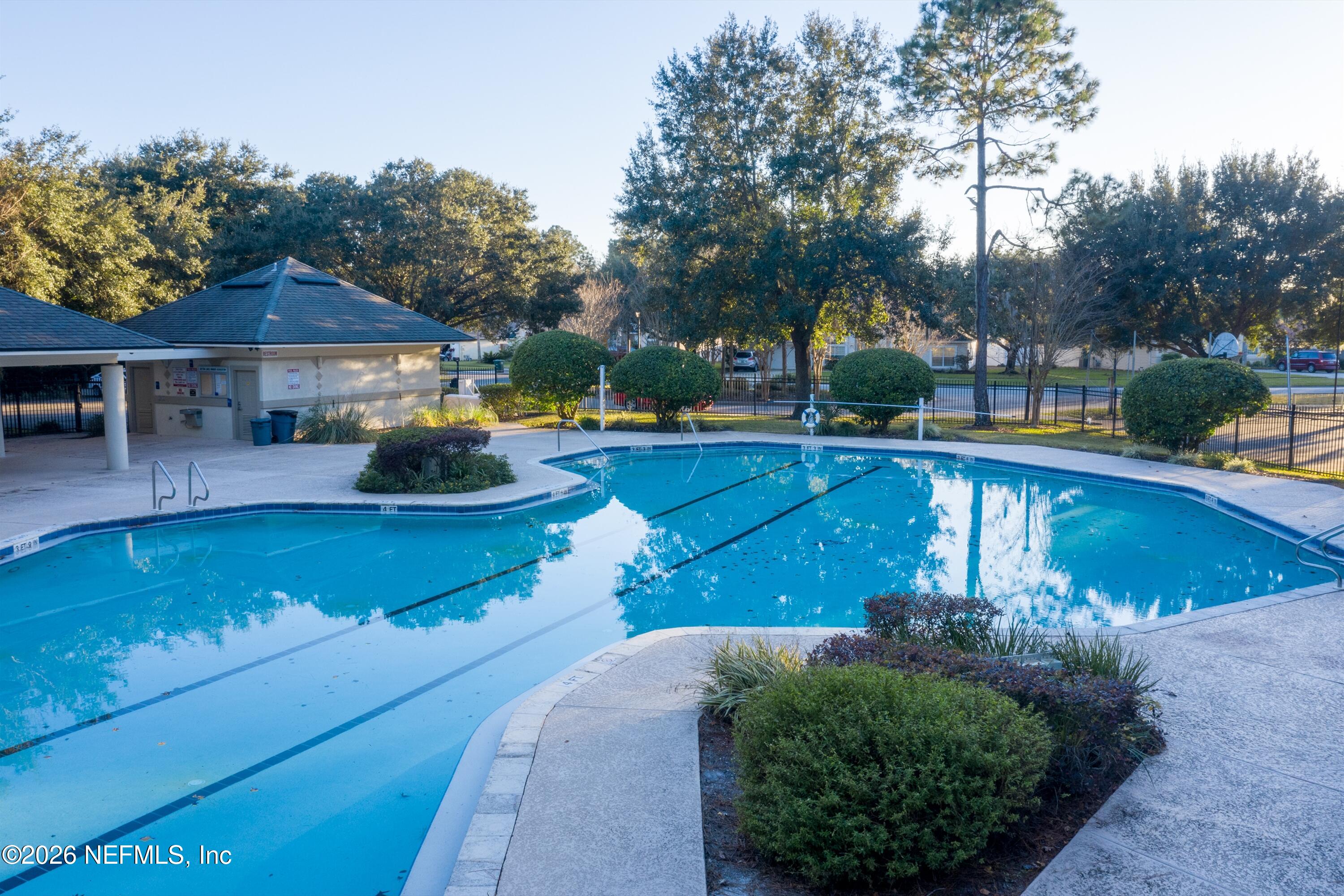 2009 WILLESDON Drive E