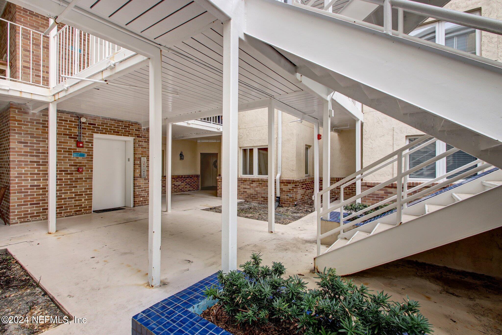 2912 ST JOHNS Avenue 24