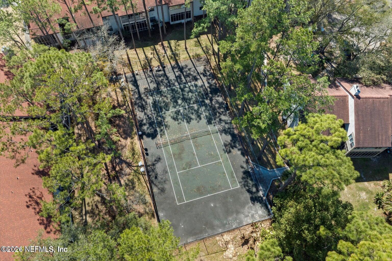 605 CLUBHOUSE Court