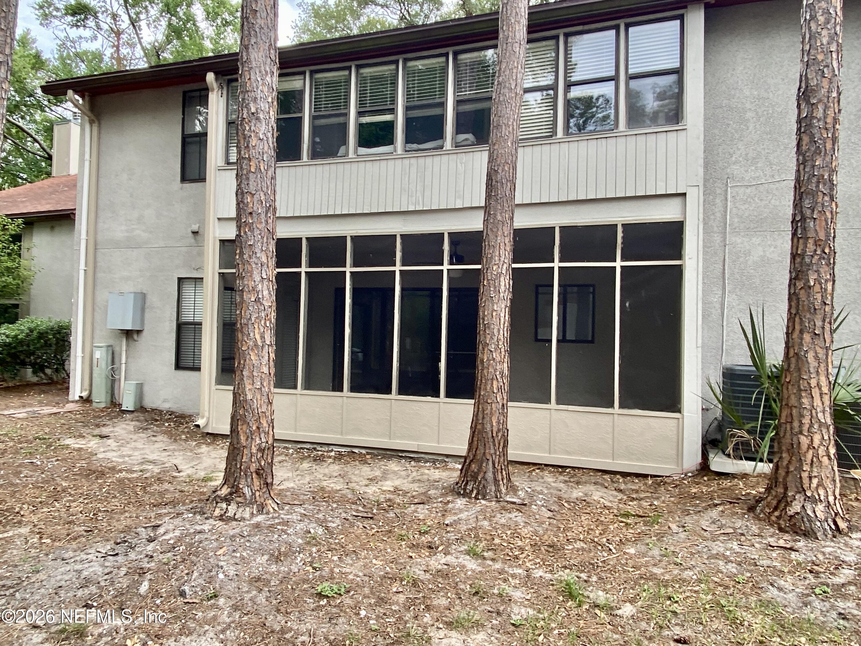 605 CLUBHOUSE Court