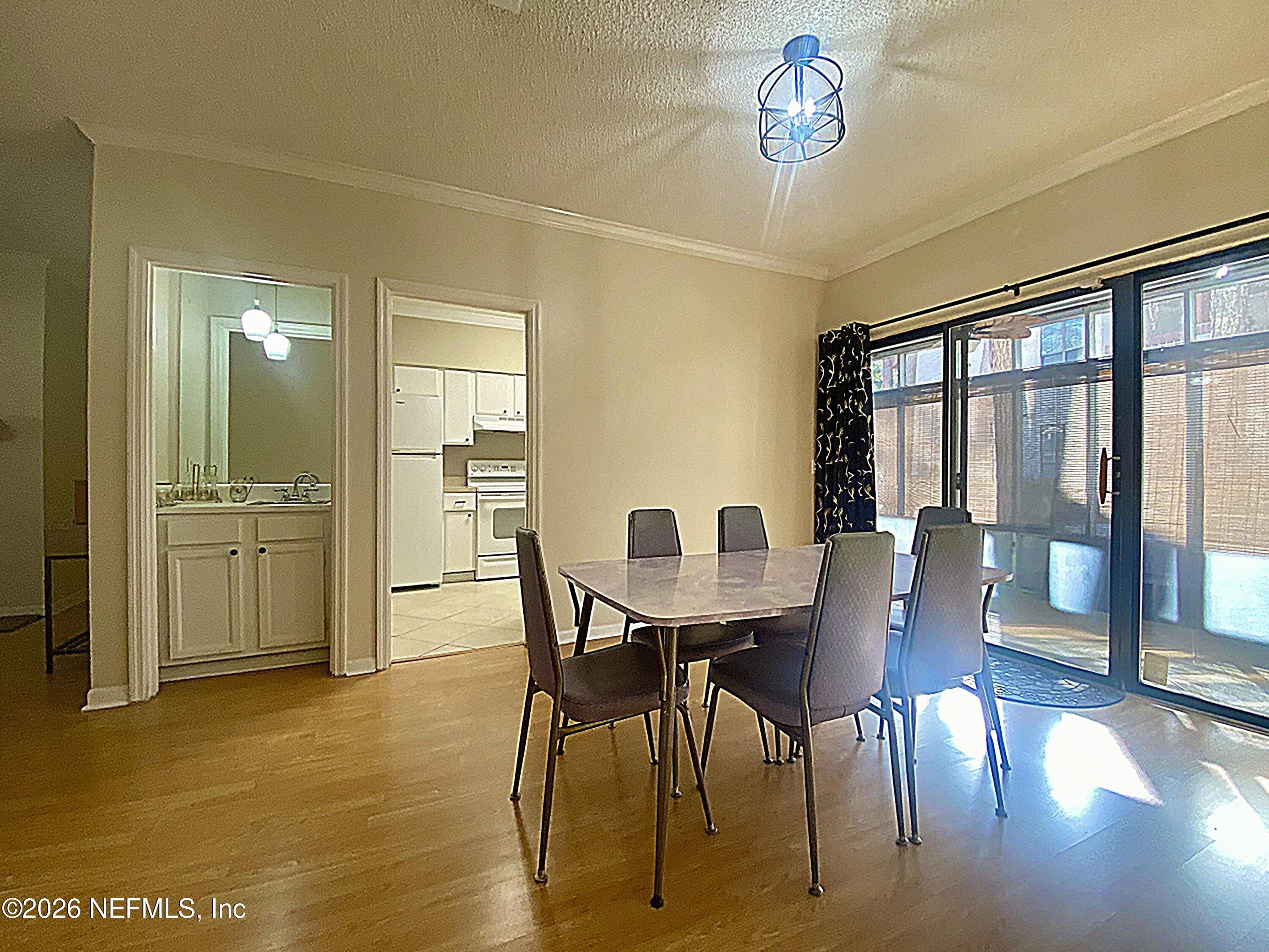 605 CLUBHOUSE Court