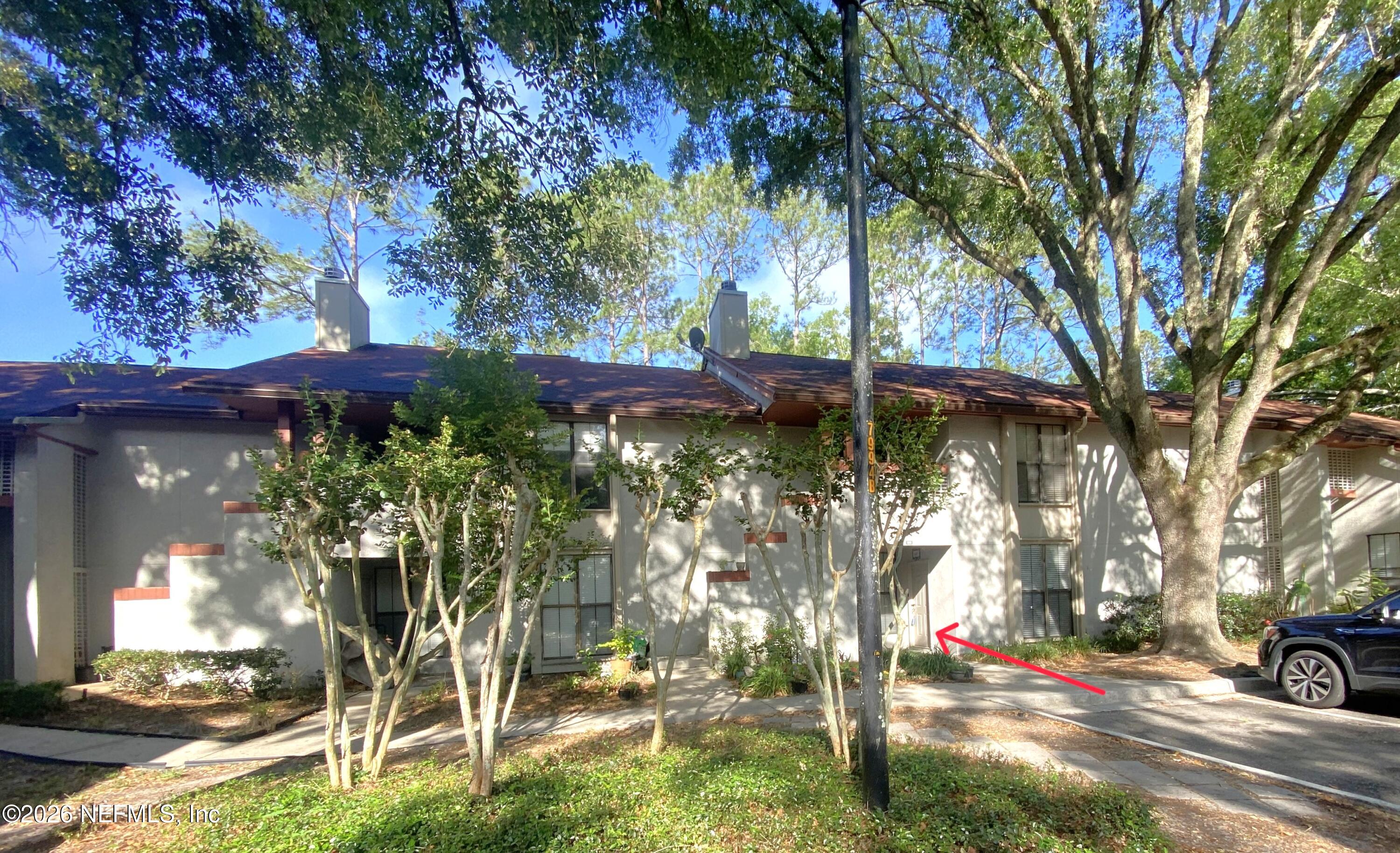 605 CLUBHOUSE Court