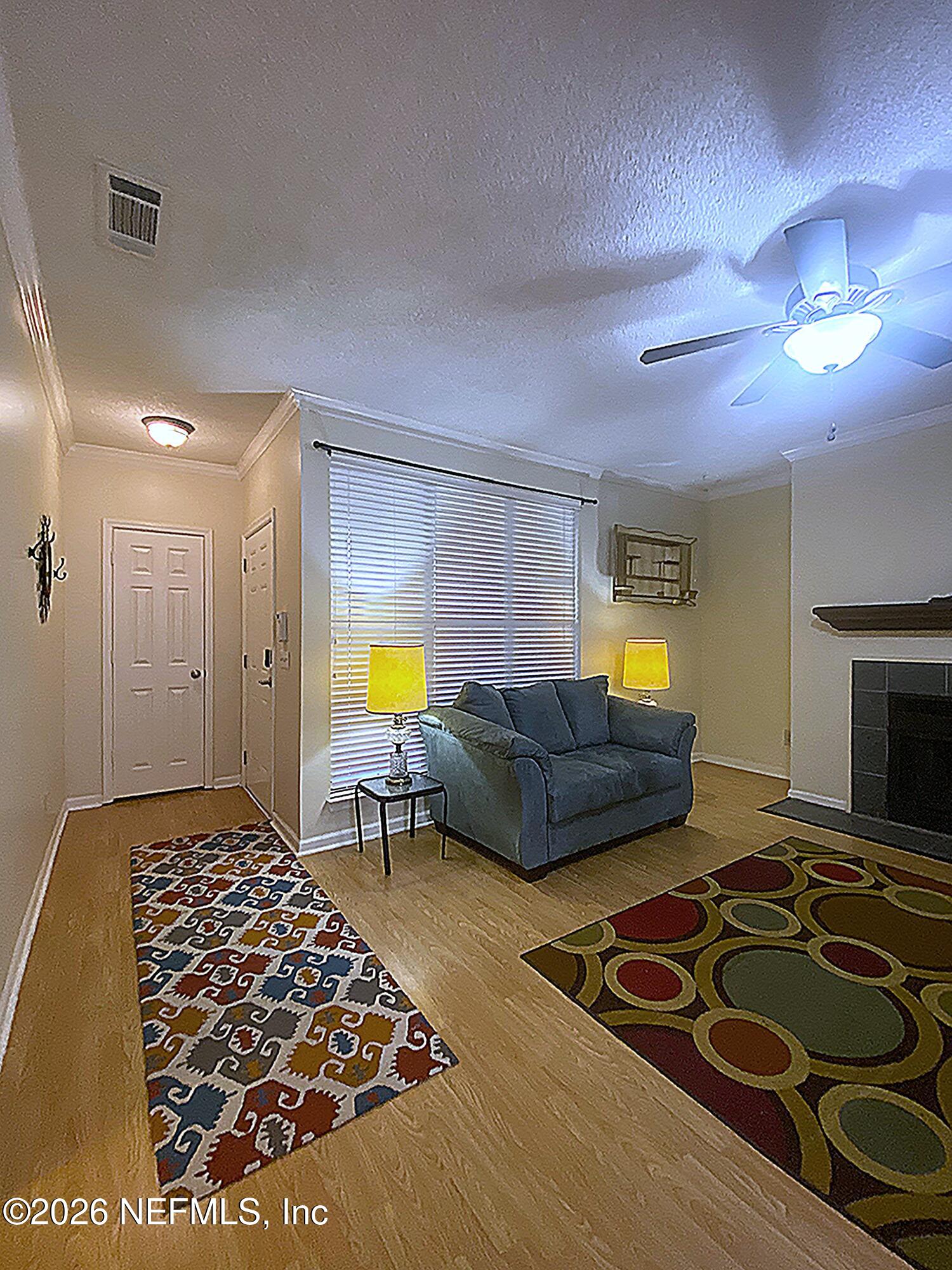 605 CLUBHOUSE Court