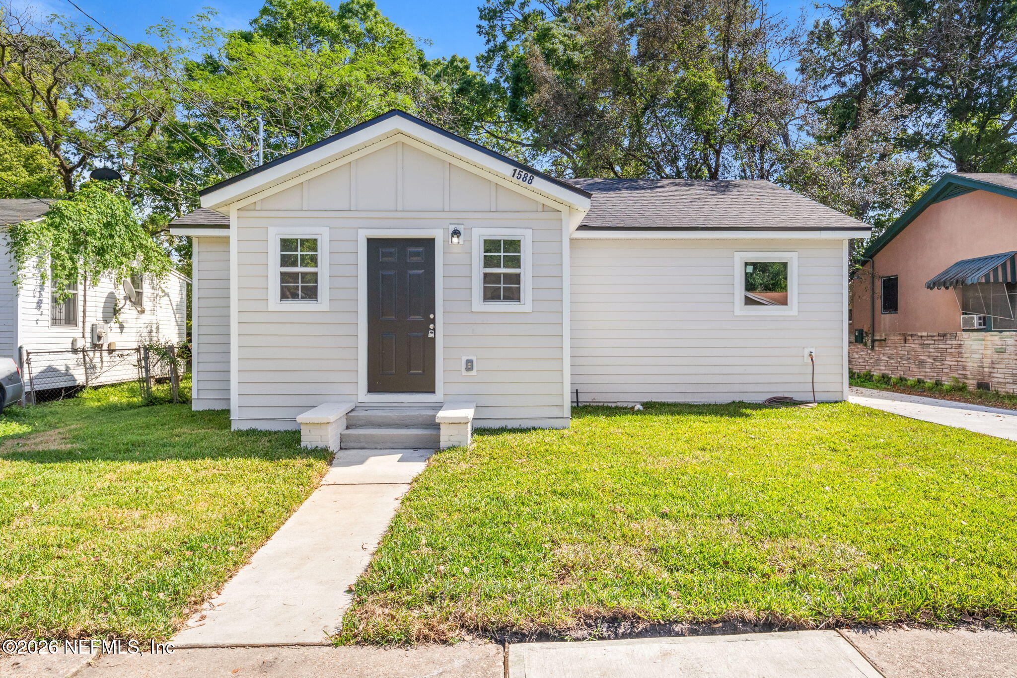 1588 W 15TH Street