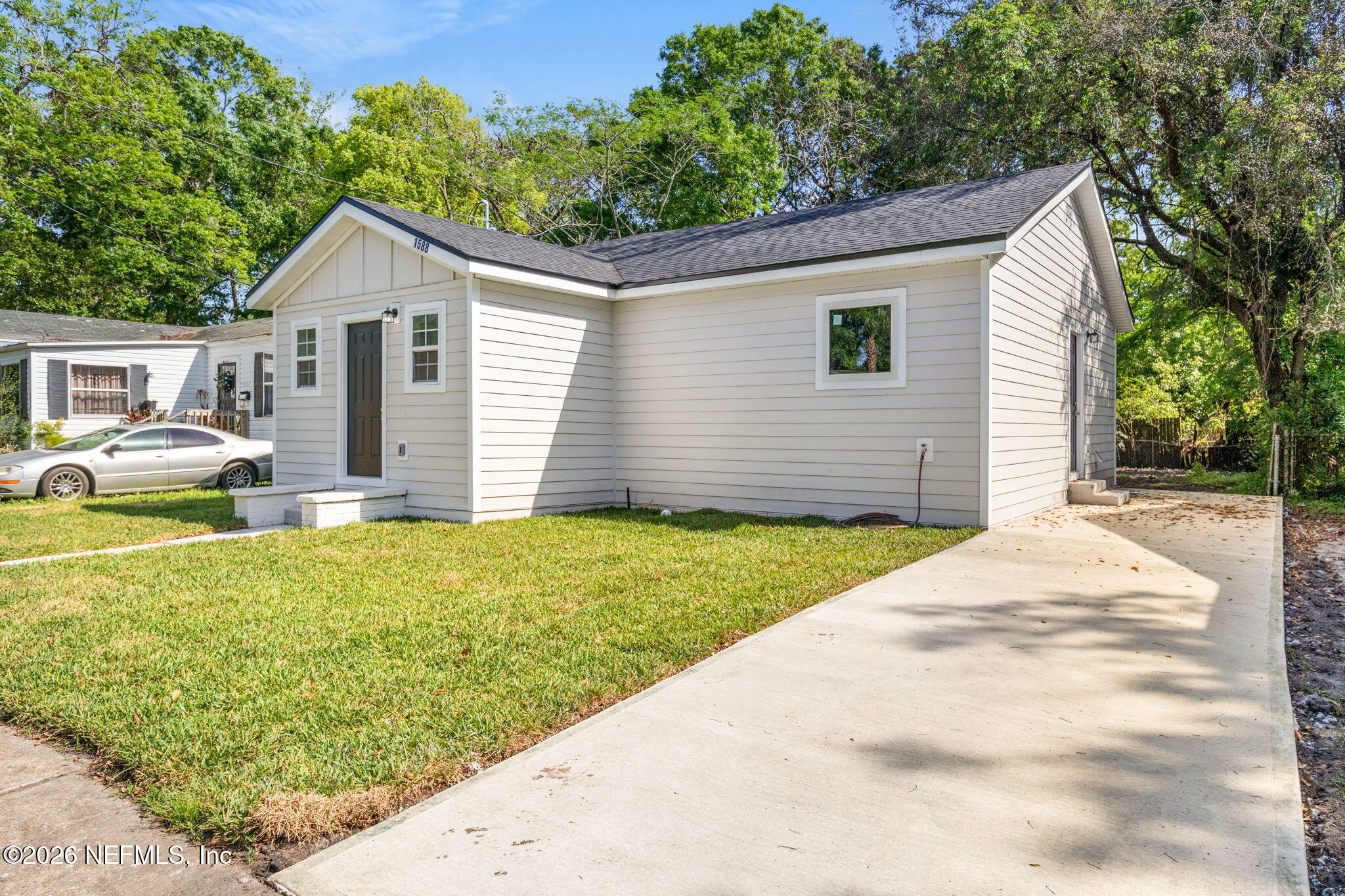 1588 W 15TH Street
