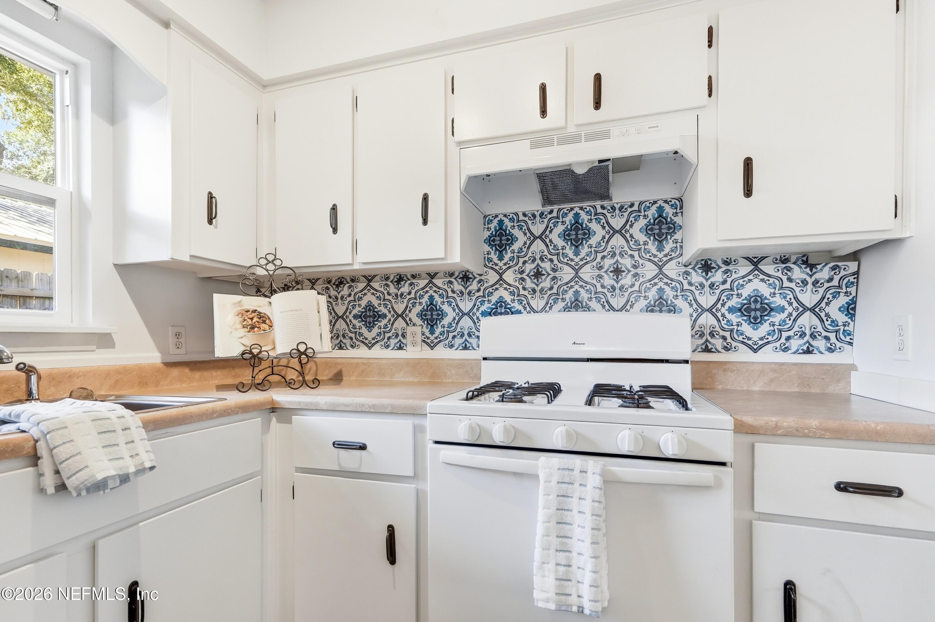 204 PINE Street, St. Simons Island