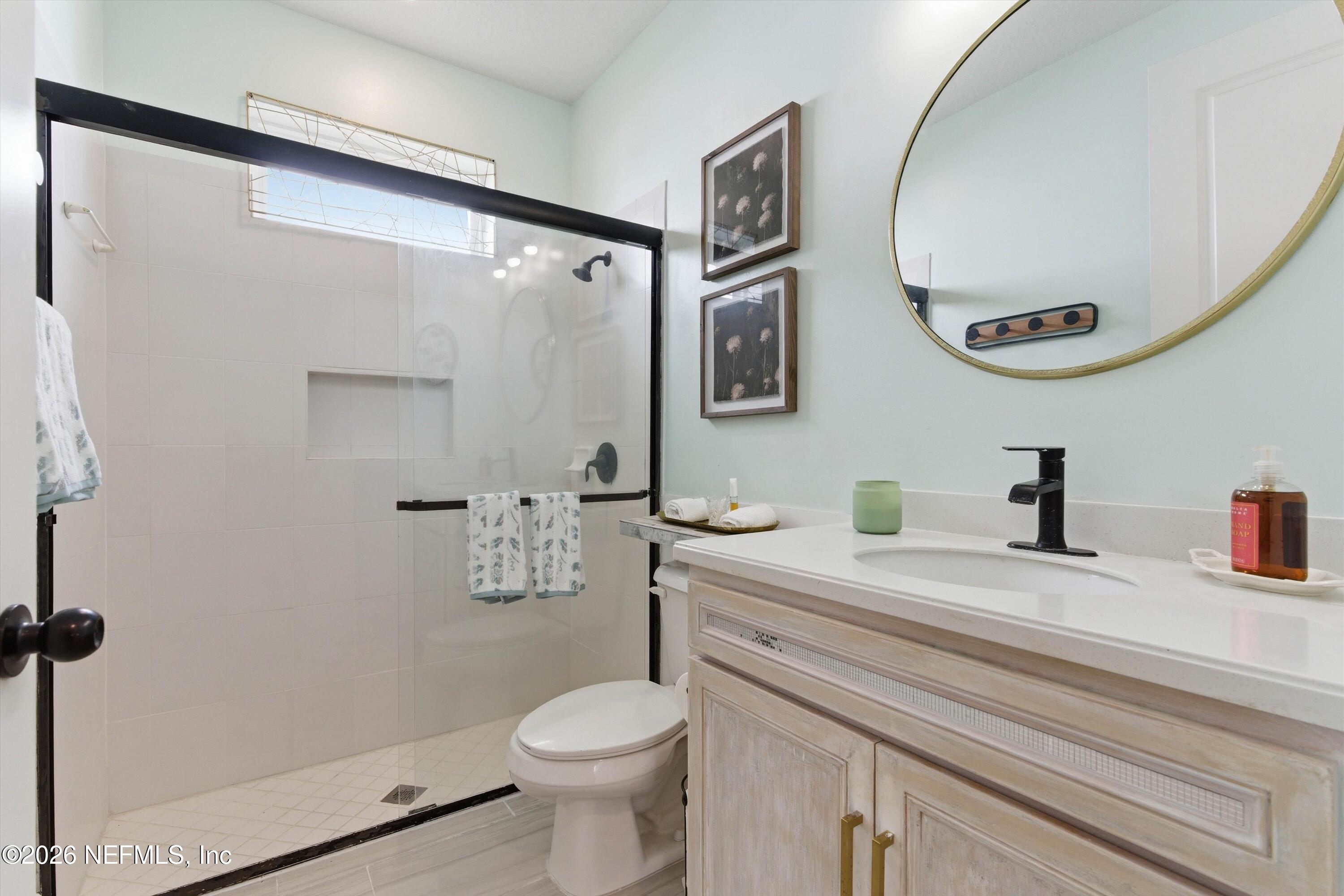 489 VISTA LAKE Circle