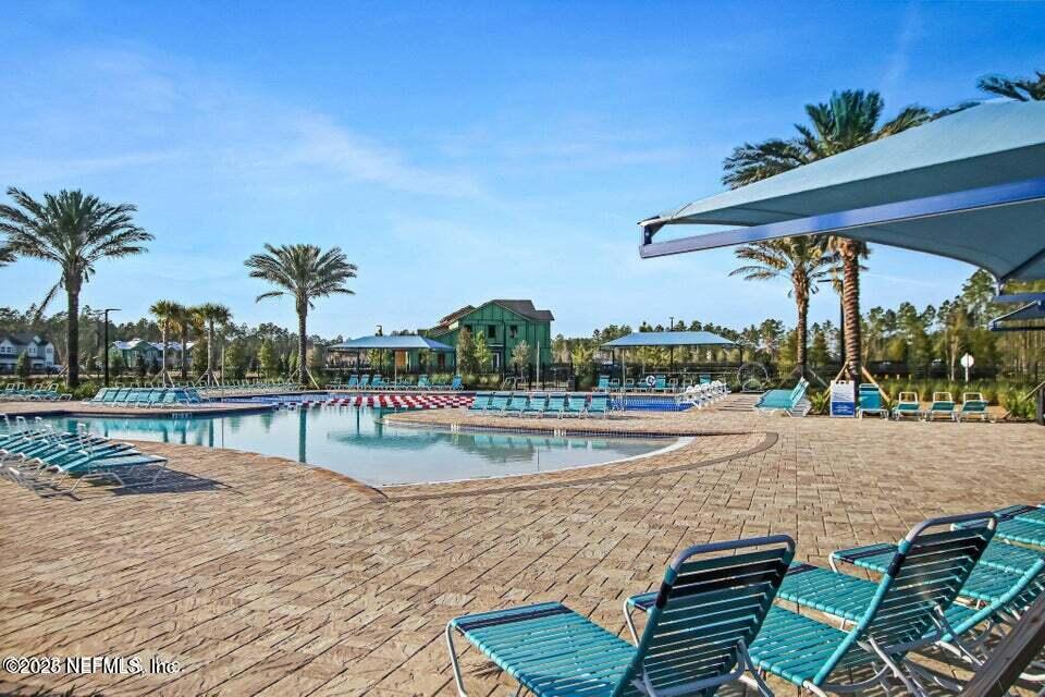 489 VISTA LAKE Circle