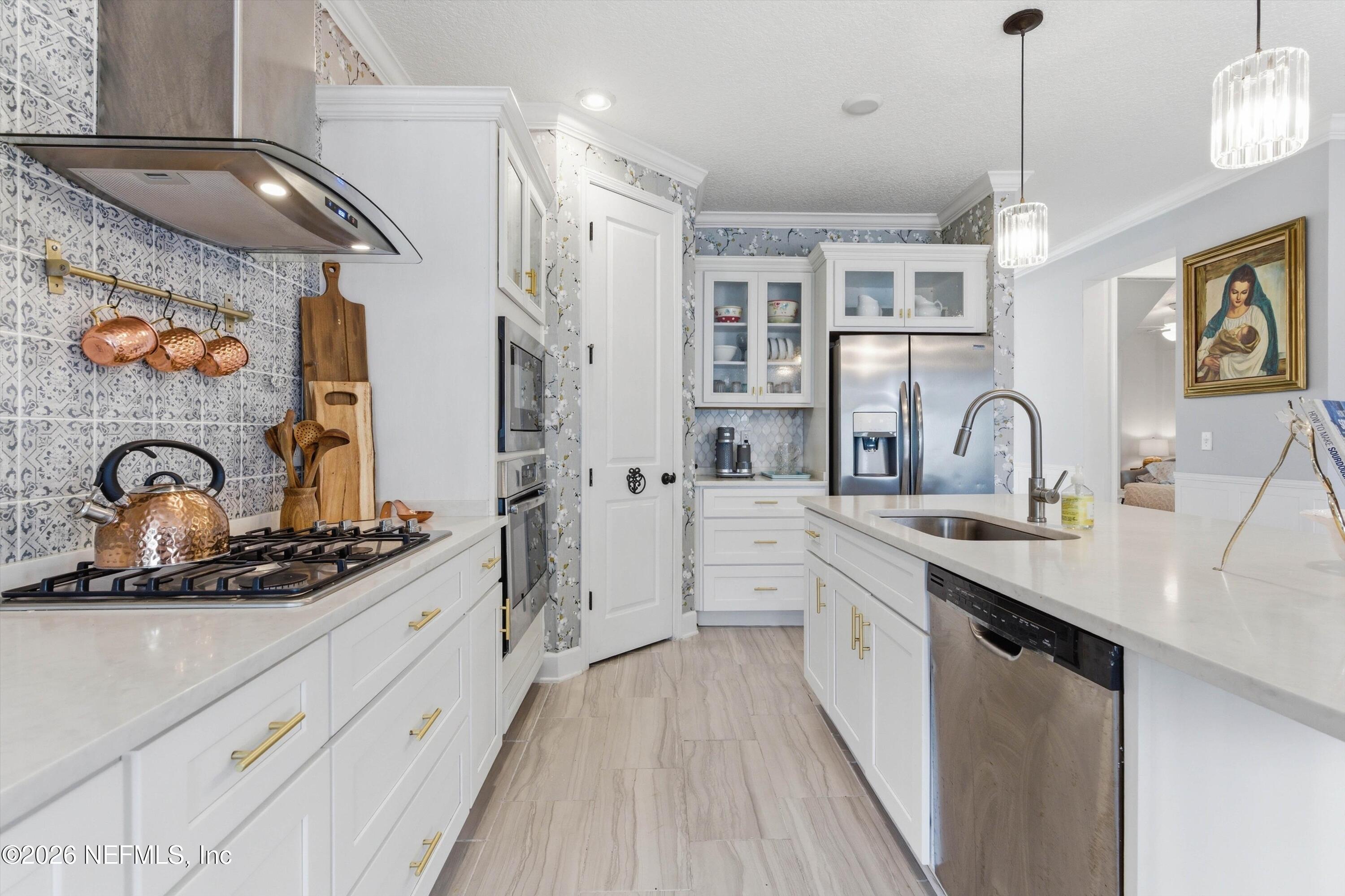 489 VISTA LAKE Circle