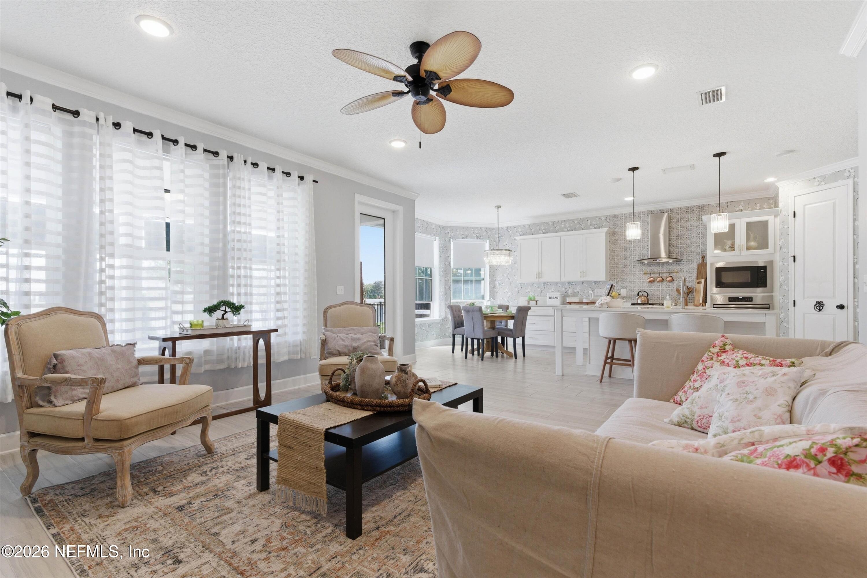 489 VISTA LAKE Circle