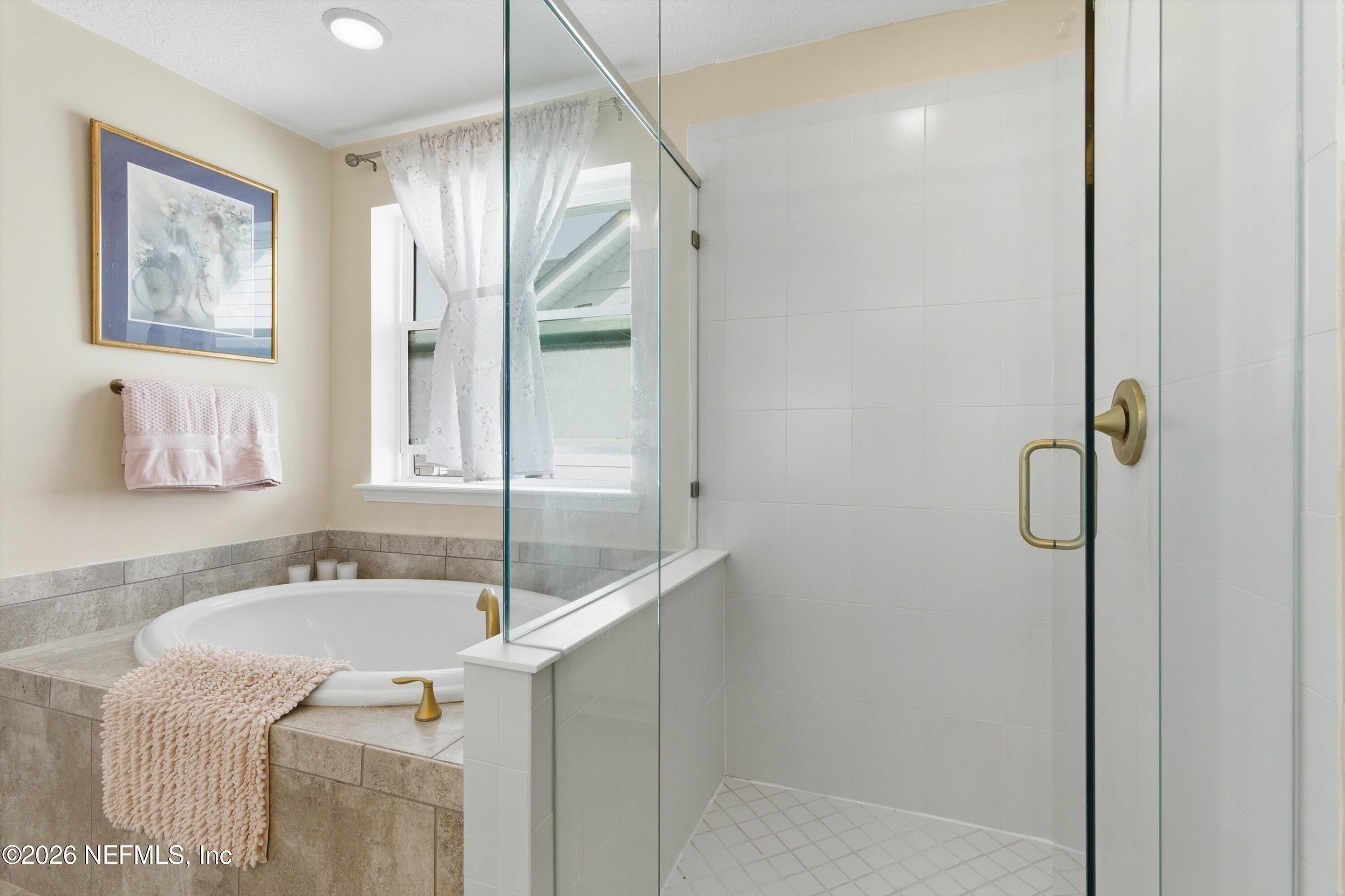 489 VISTA LAKE Circle