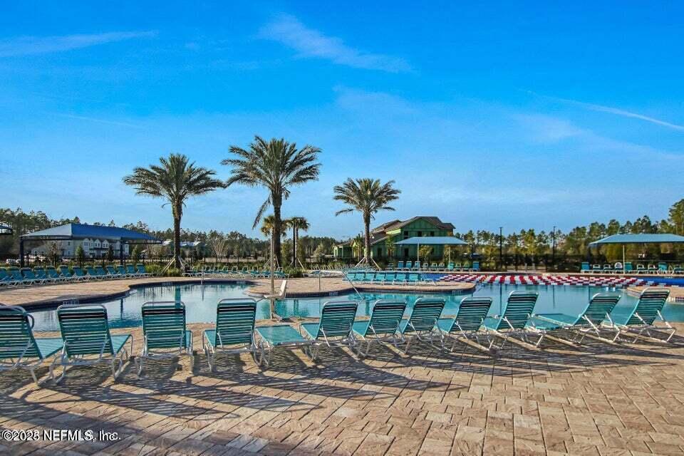 489 VISTA LAKE Circle