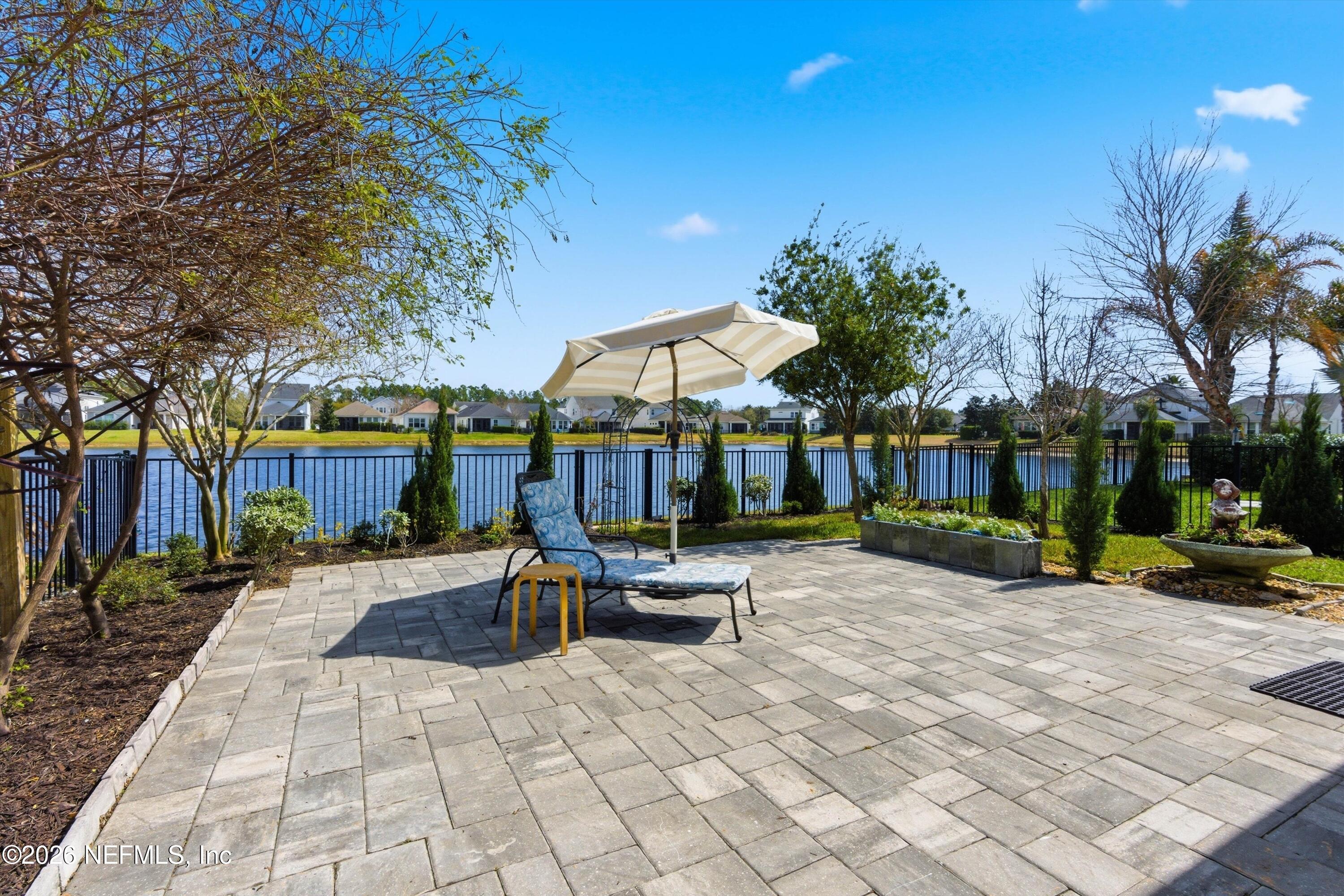 489 VISTA LAKE Circle