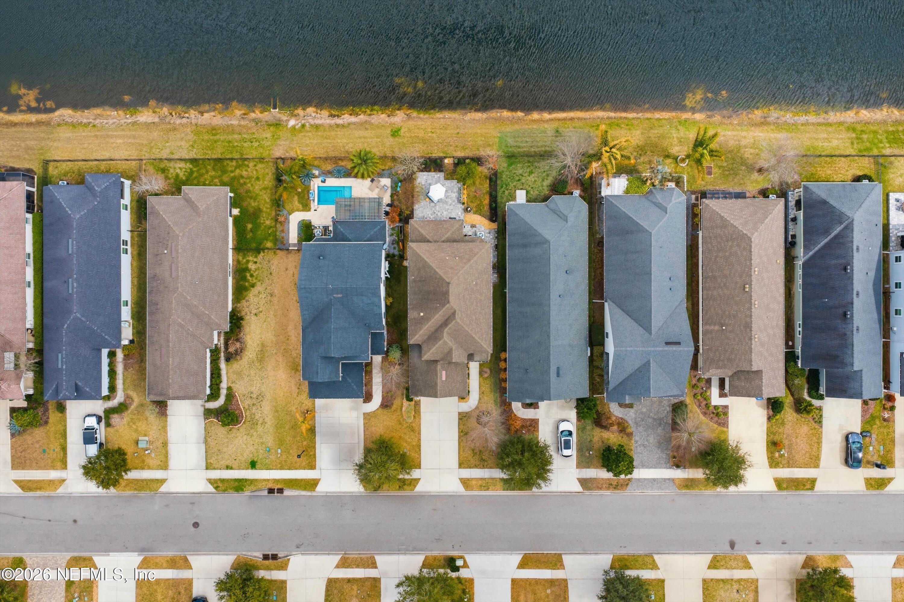 489 VISTA LAKE Circle