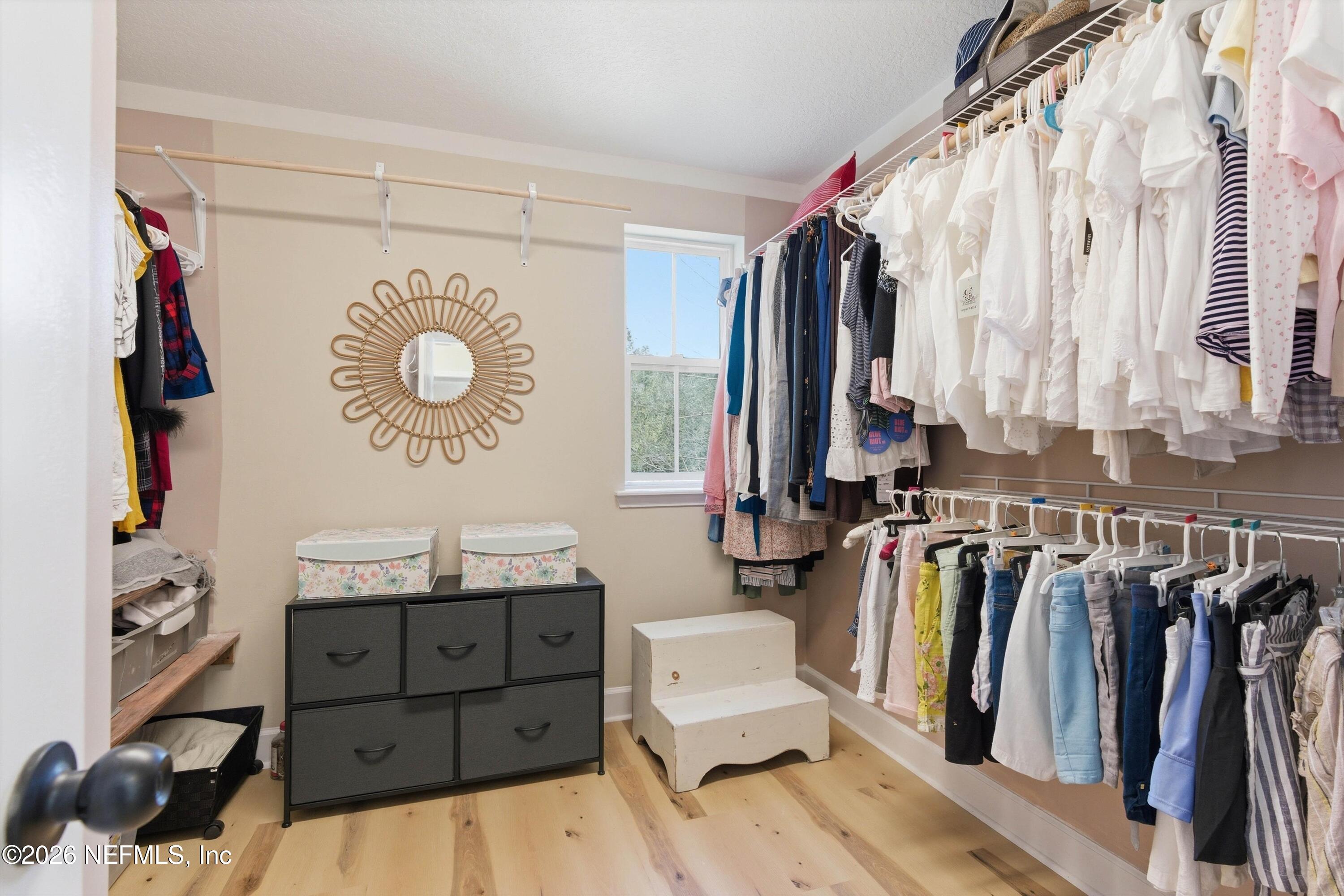 489 VISTA LAKE Circle