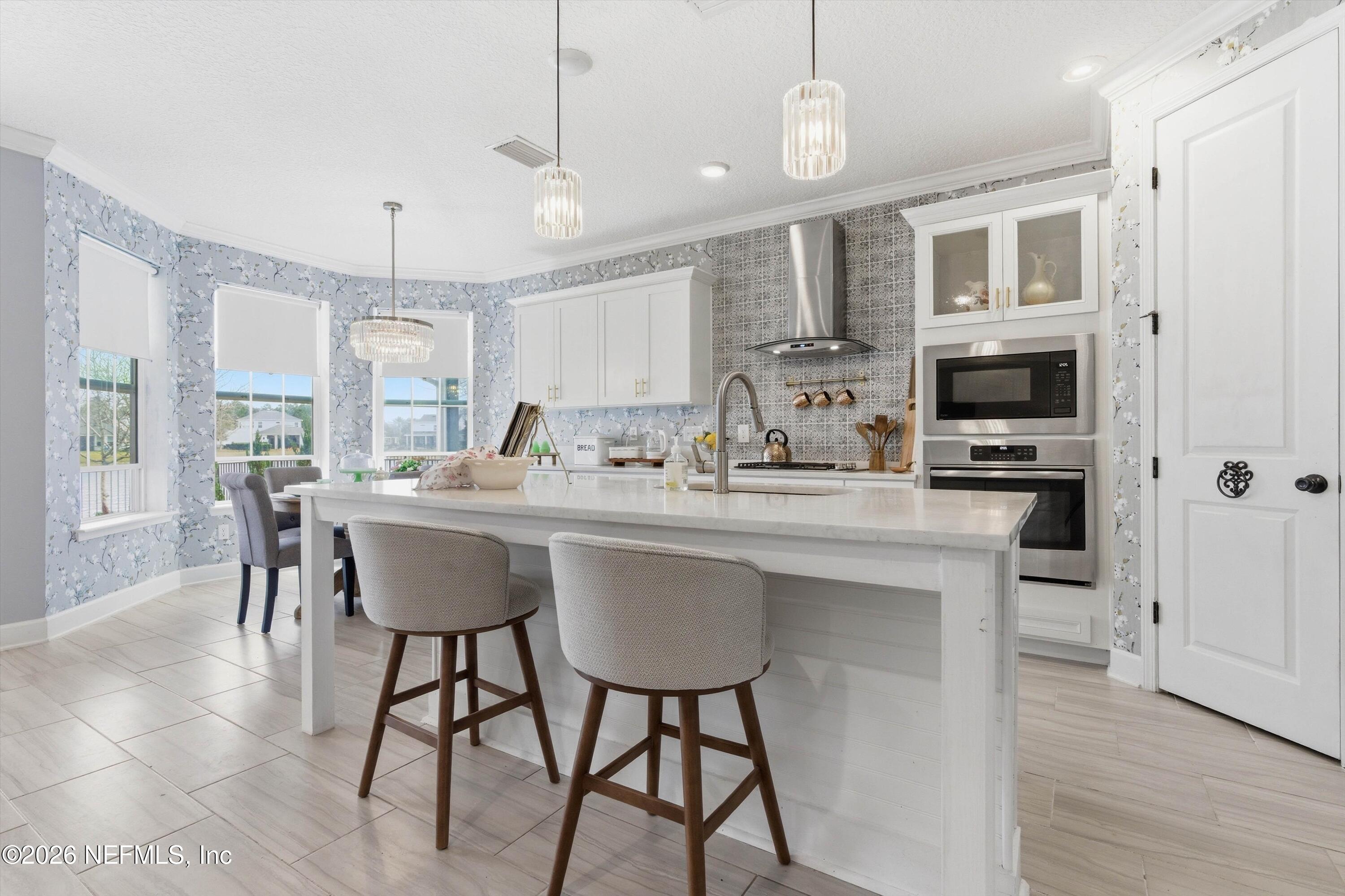 489 VISTA LAKE Circle