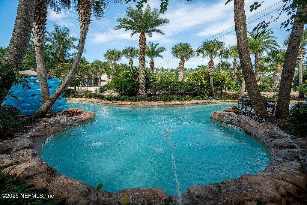 489 VISTA LAKE Circle