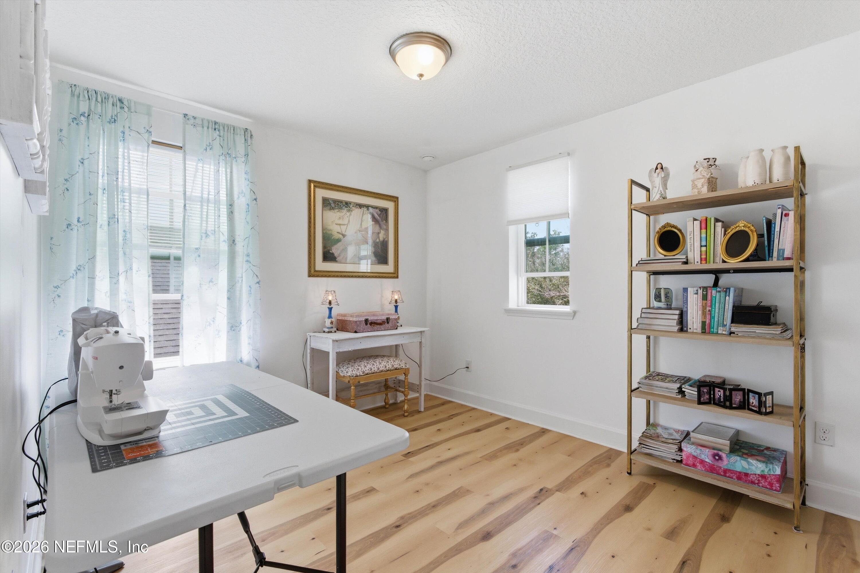 489 VISTA LAKE Circle