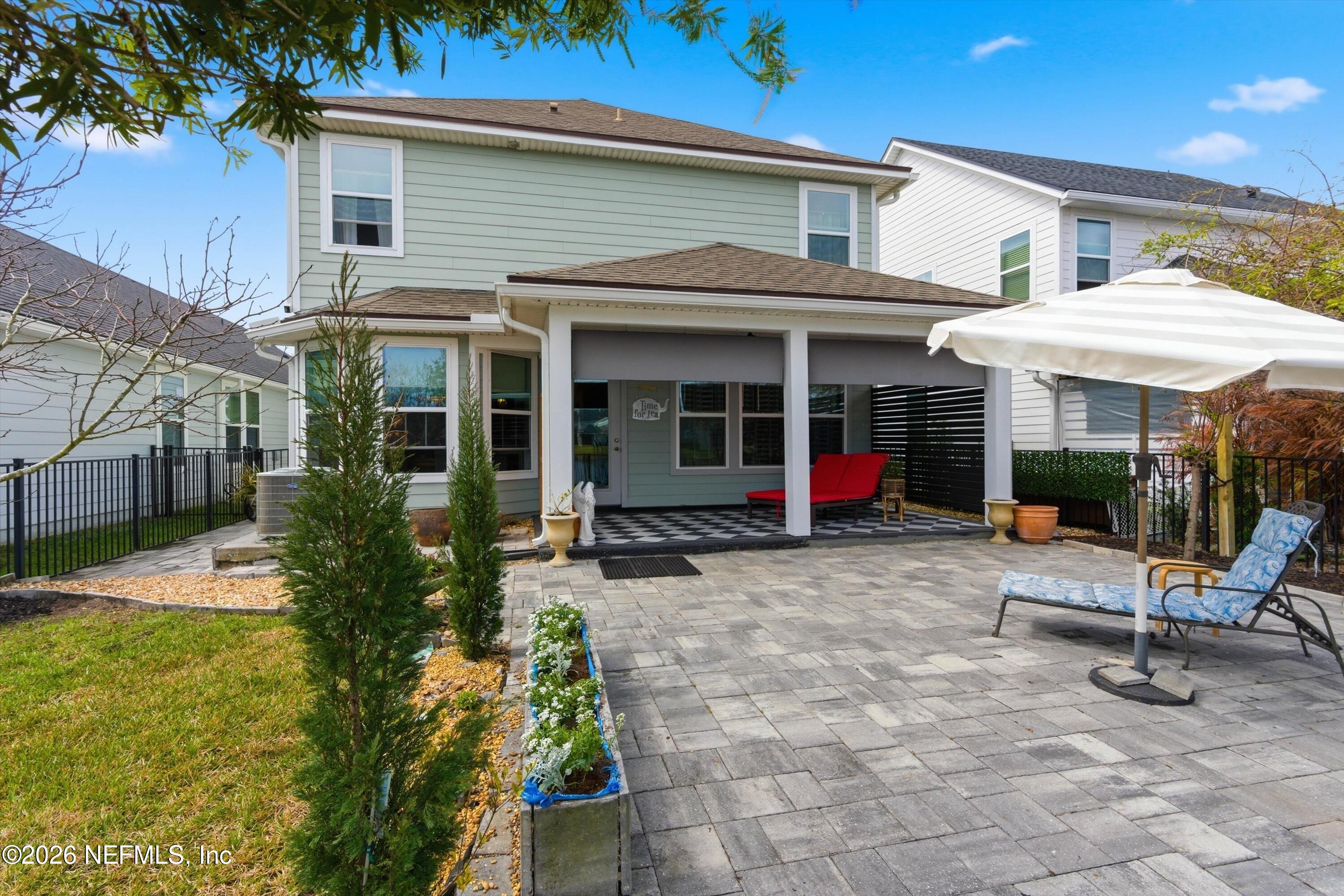 489 VISTA LAKE Circle