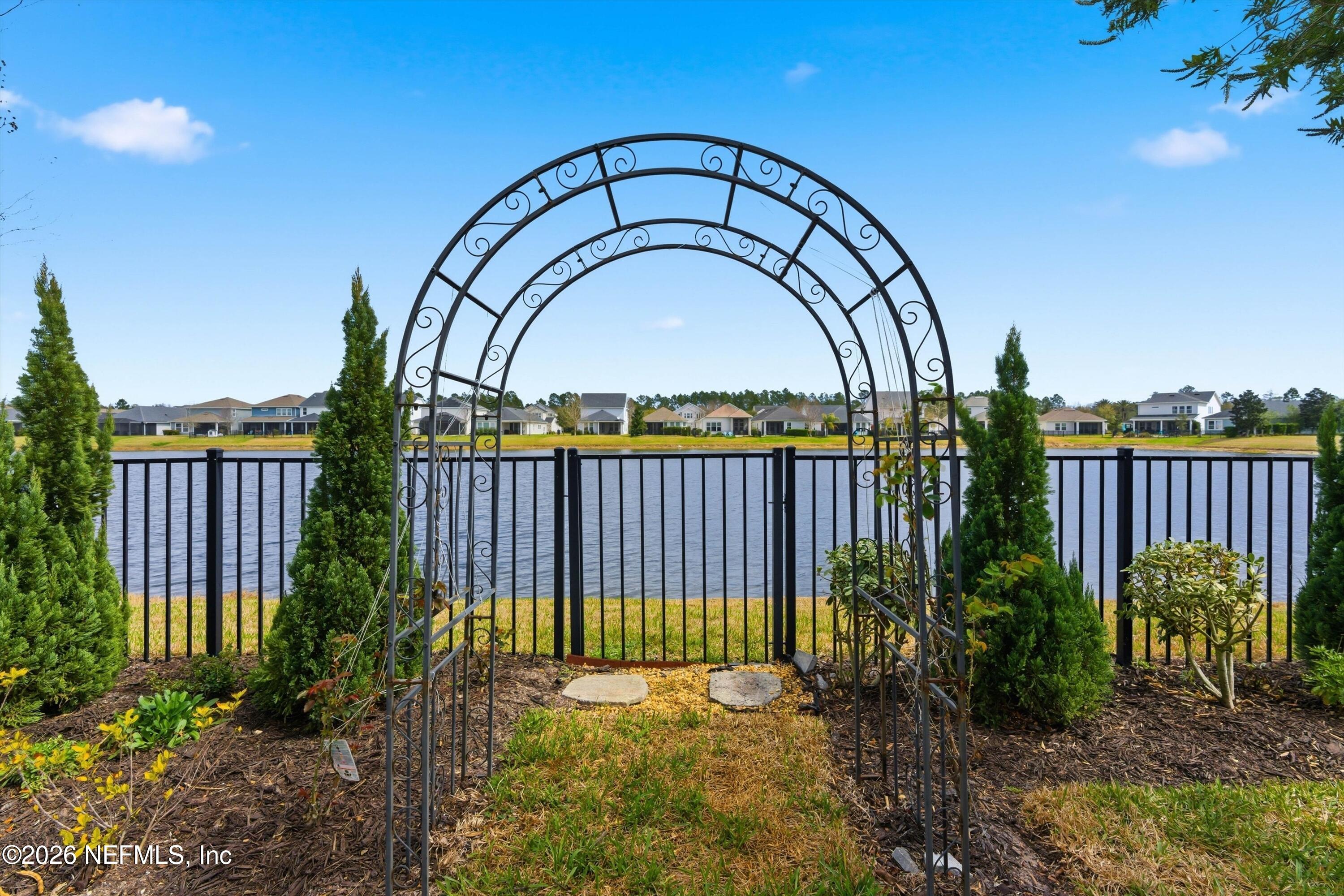 489 VISTA LAKE Circle