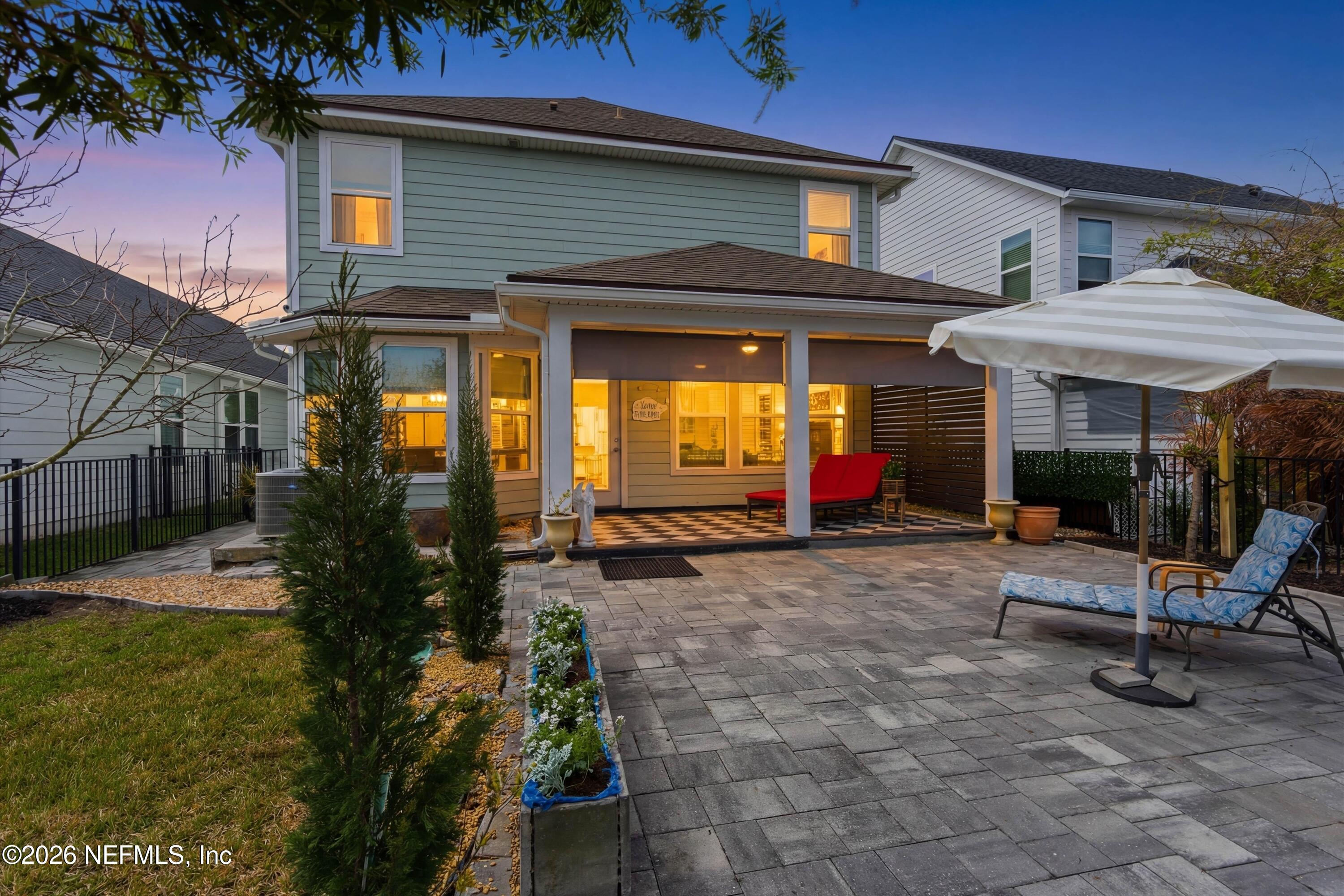 489 VISTA LAKE Circle