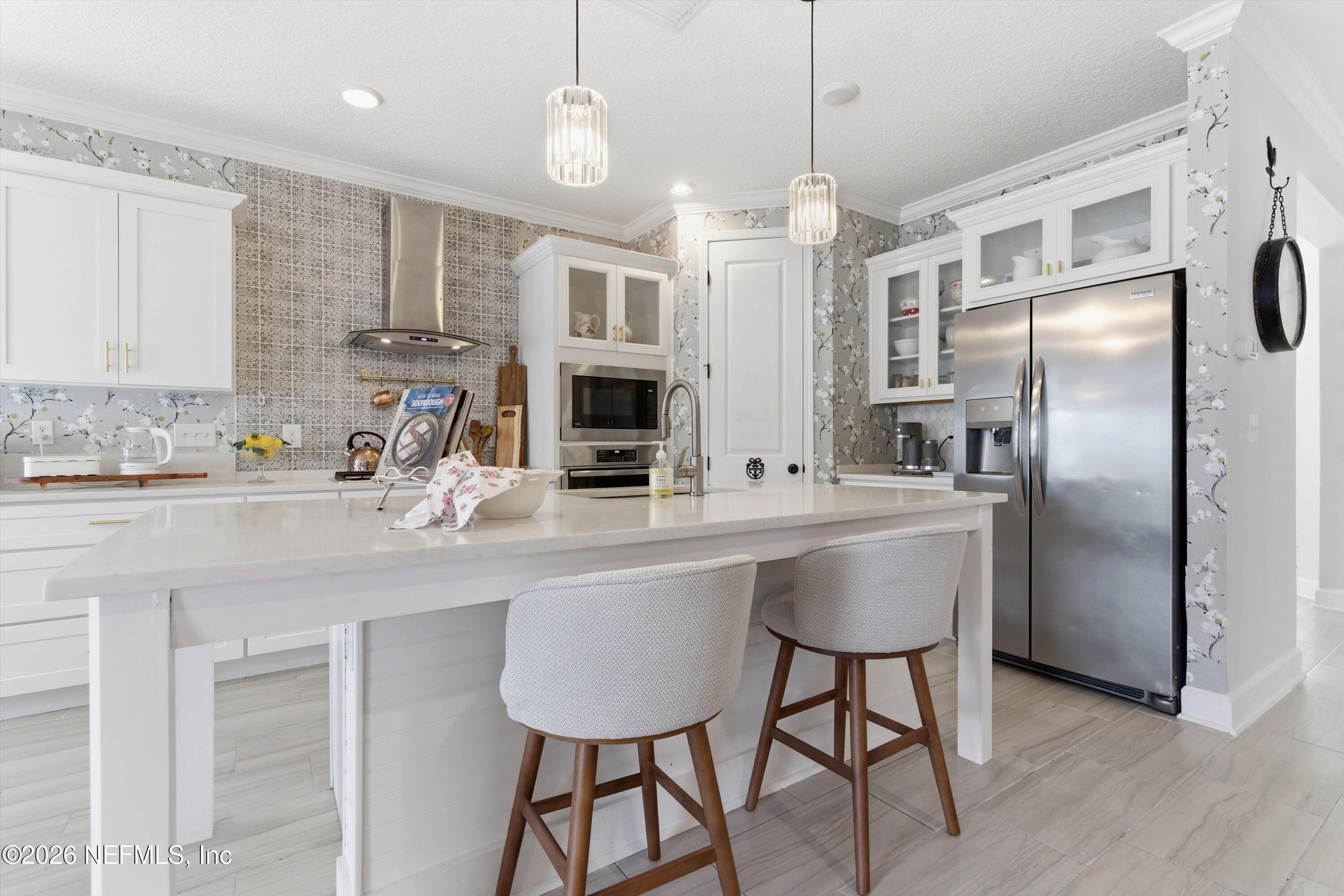 489 VISTA LAKE Circle