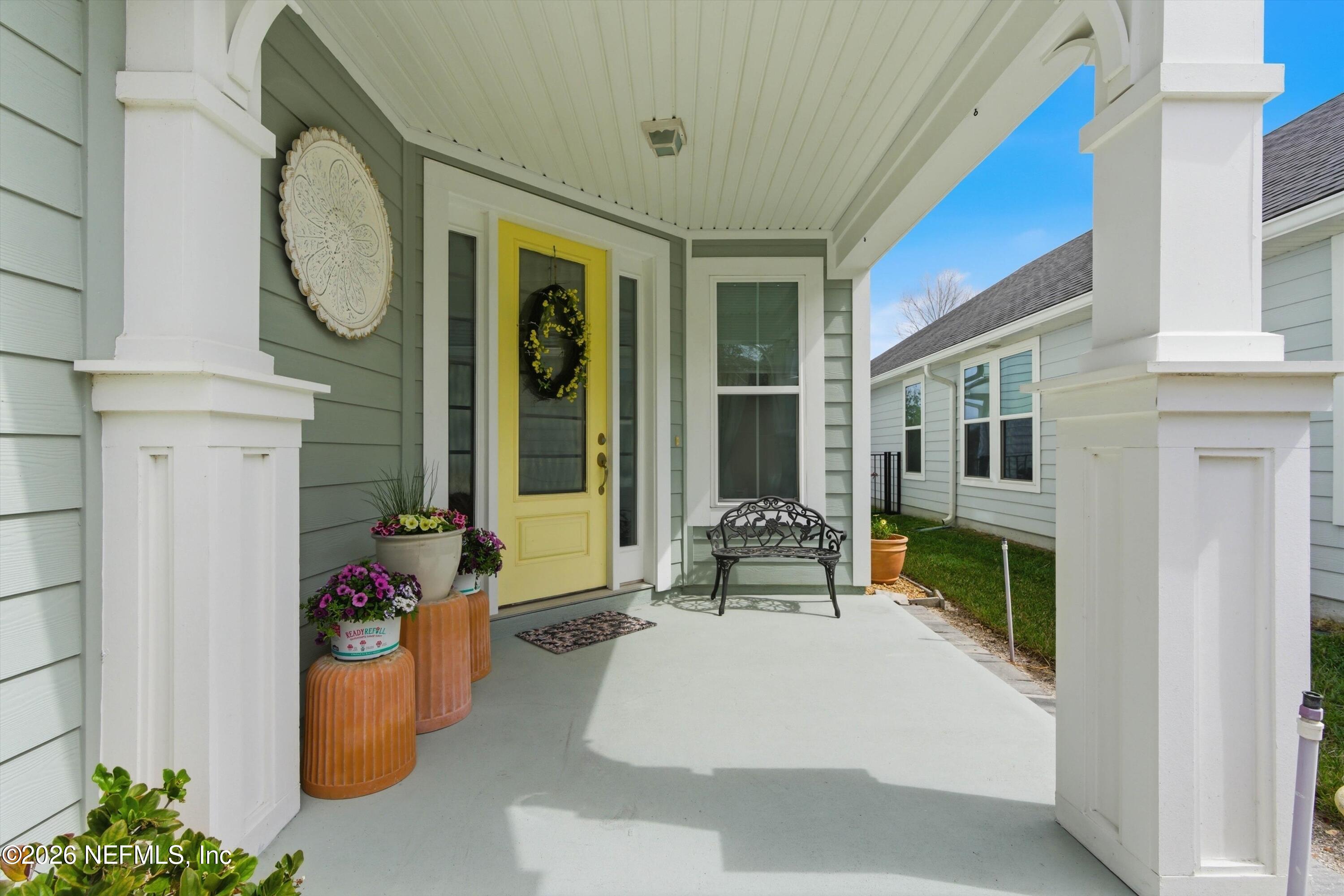 489 VISTA LAKE Circle