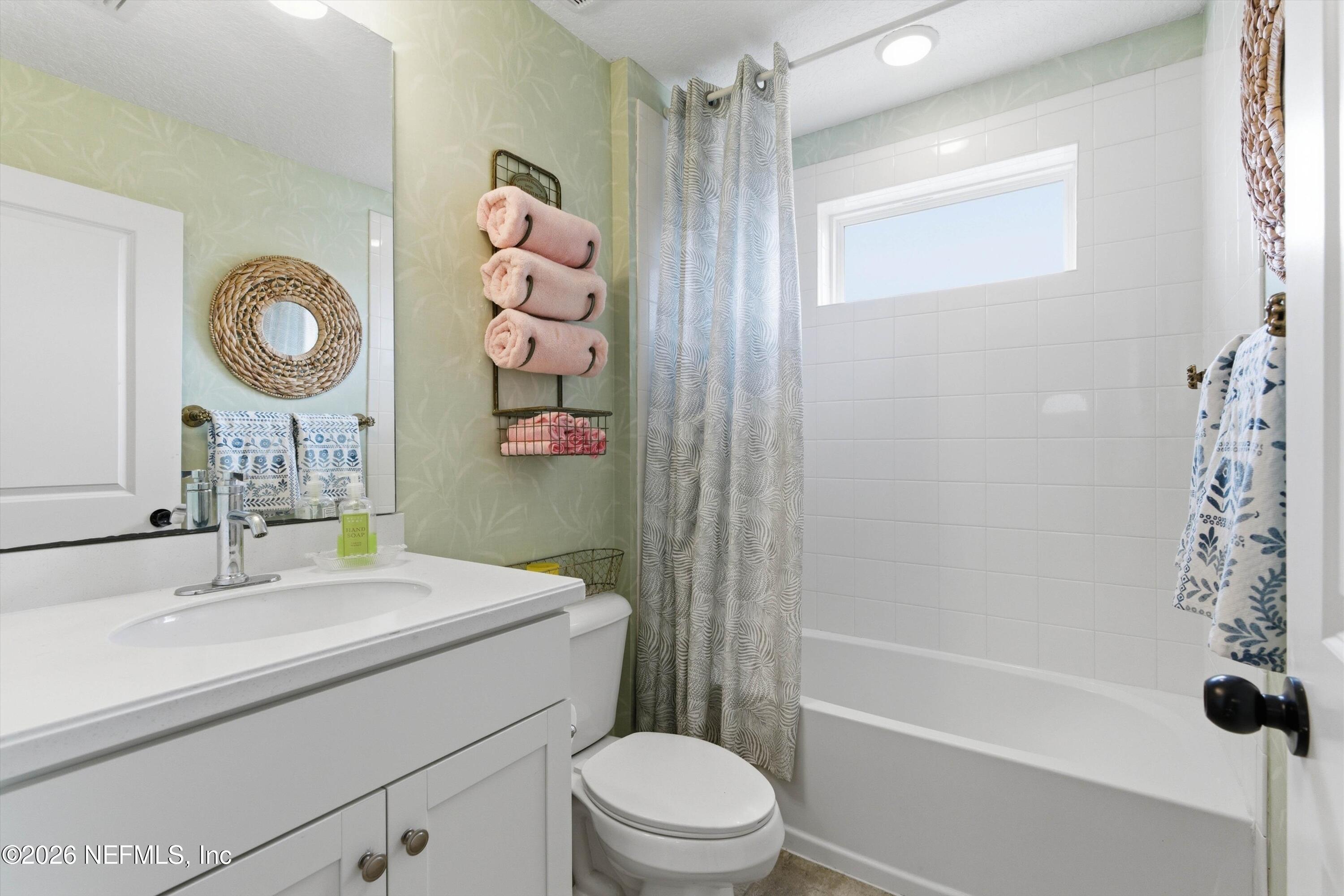 489 VISTA LAKE Circle