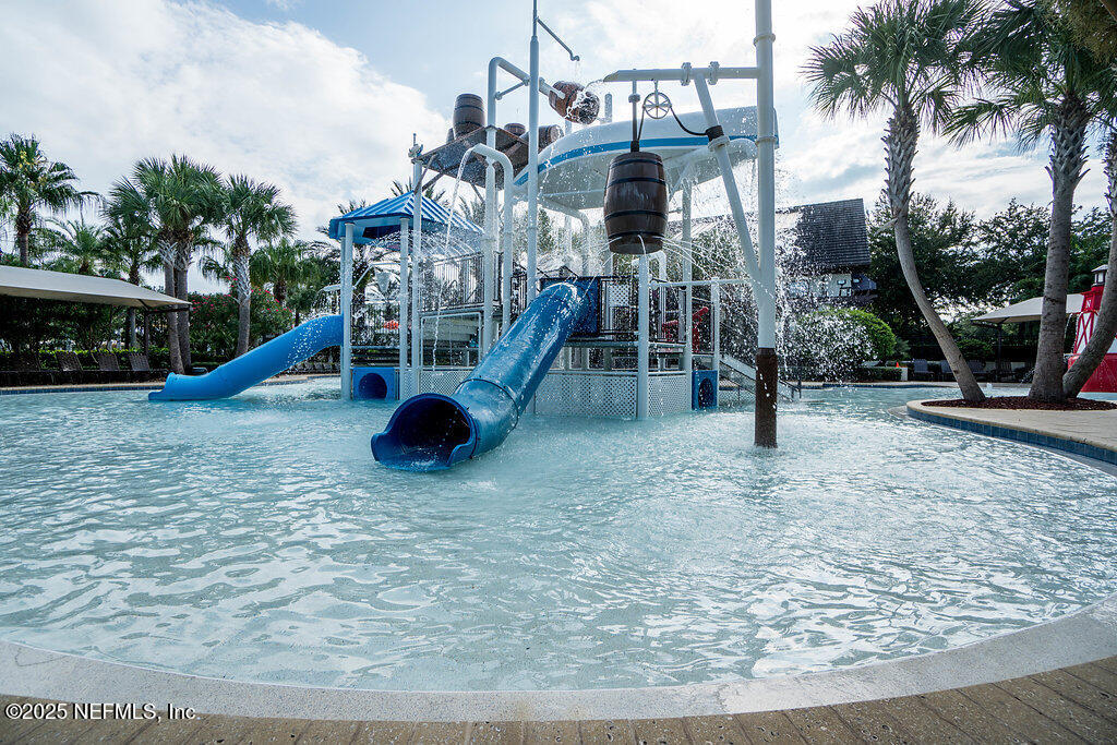 489 VISTA LAKE Circle