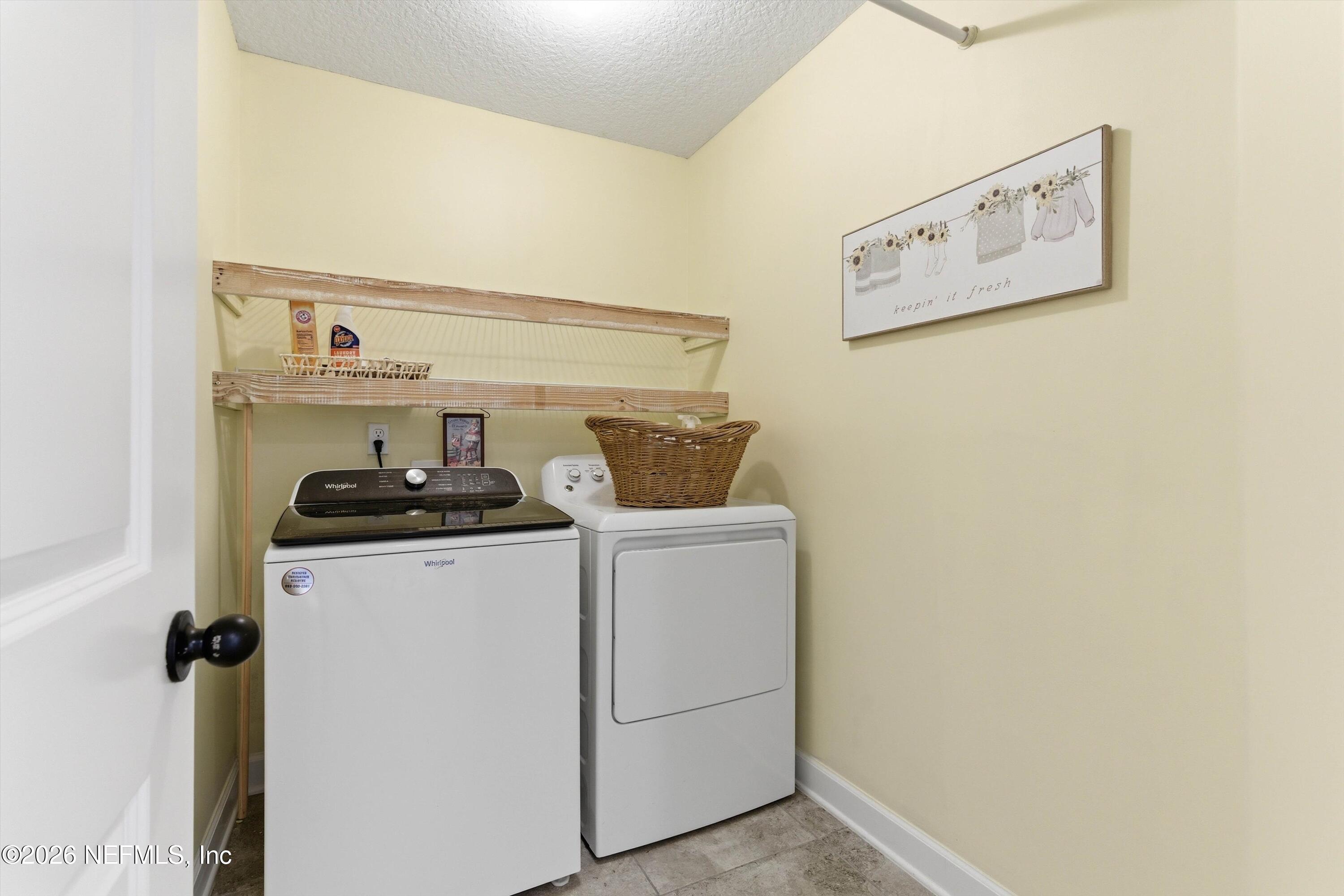 489 VISTA LAKE Circle