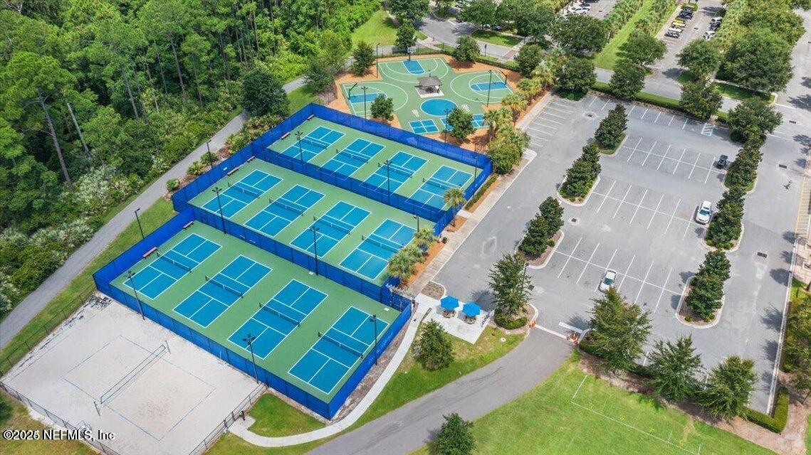 489 VISTA LAKE Circle