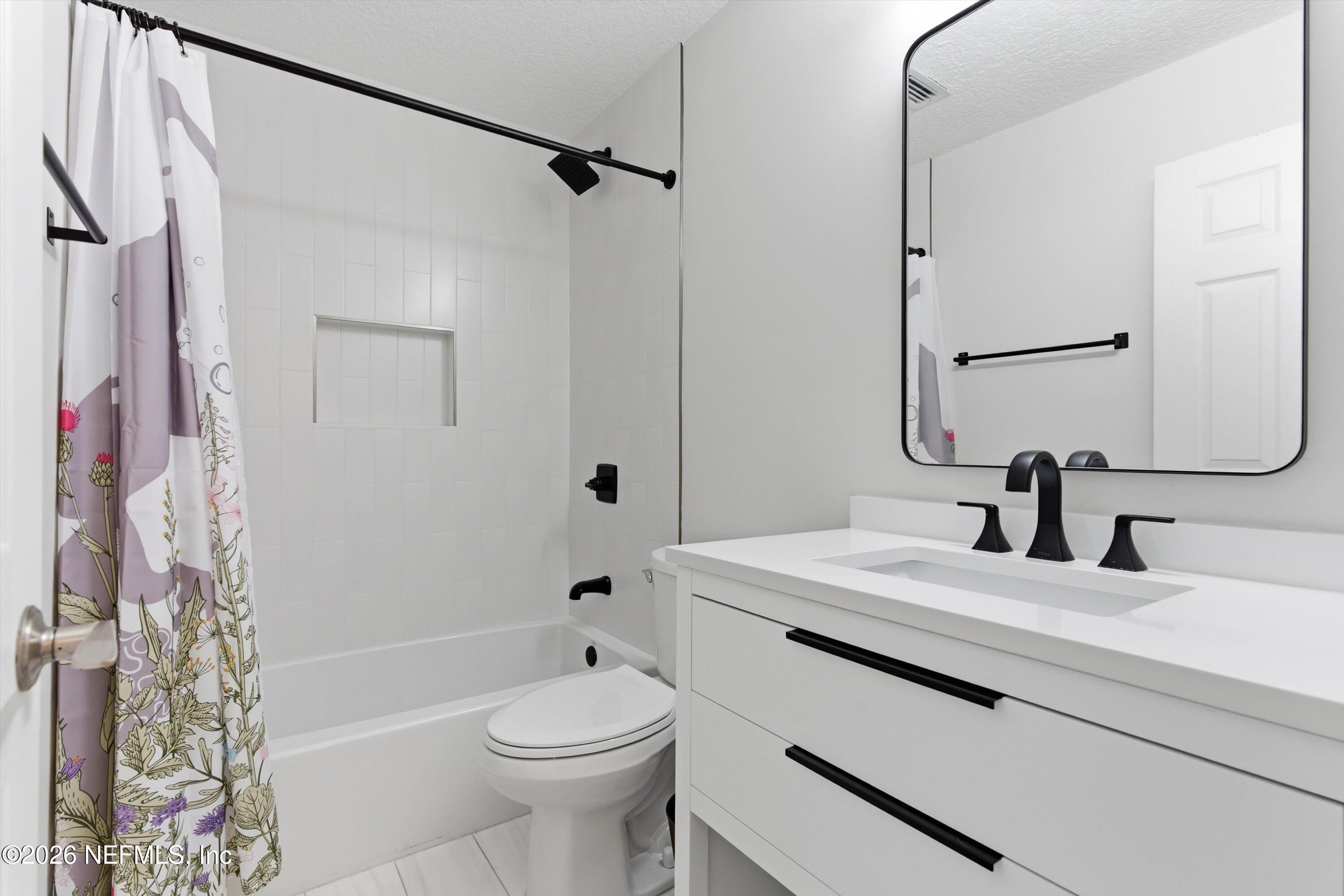 10407 BIGTREE Circle W